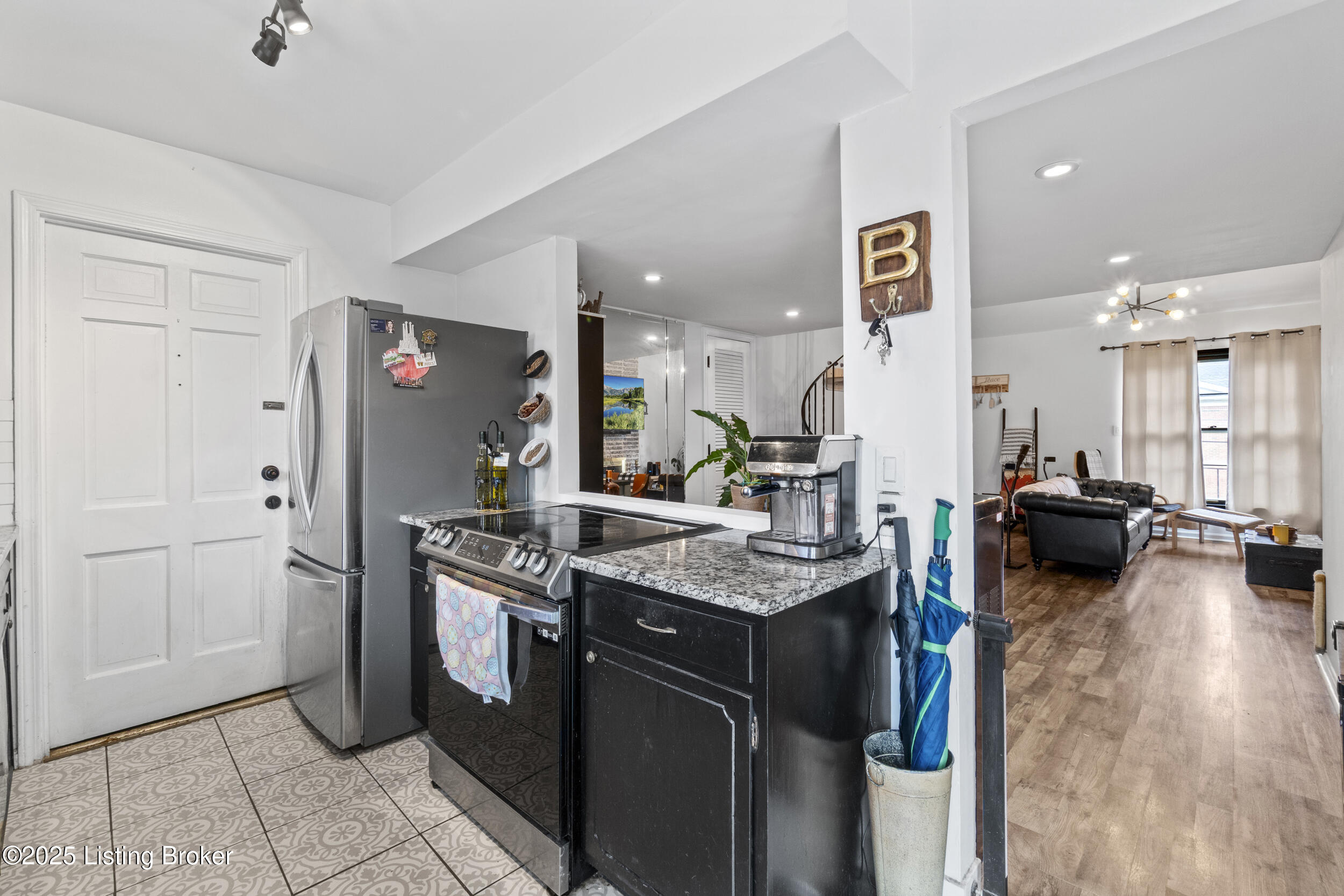 1934 Goldsmith Ln 5