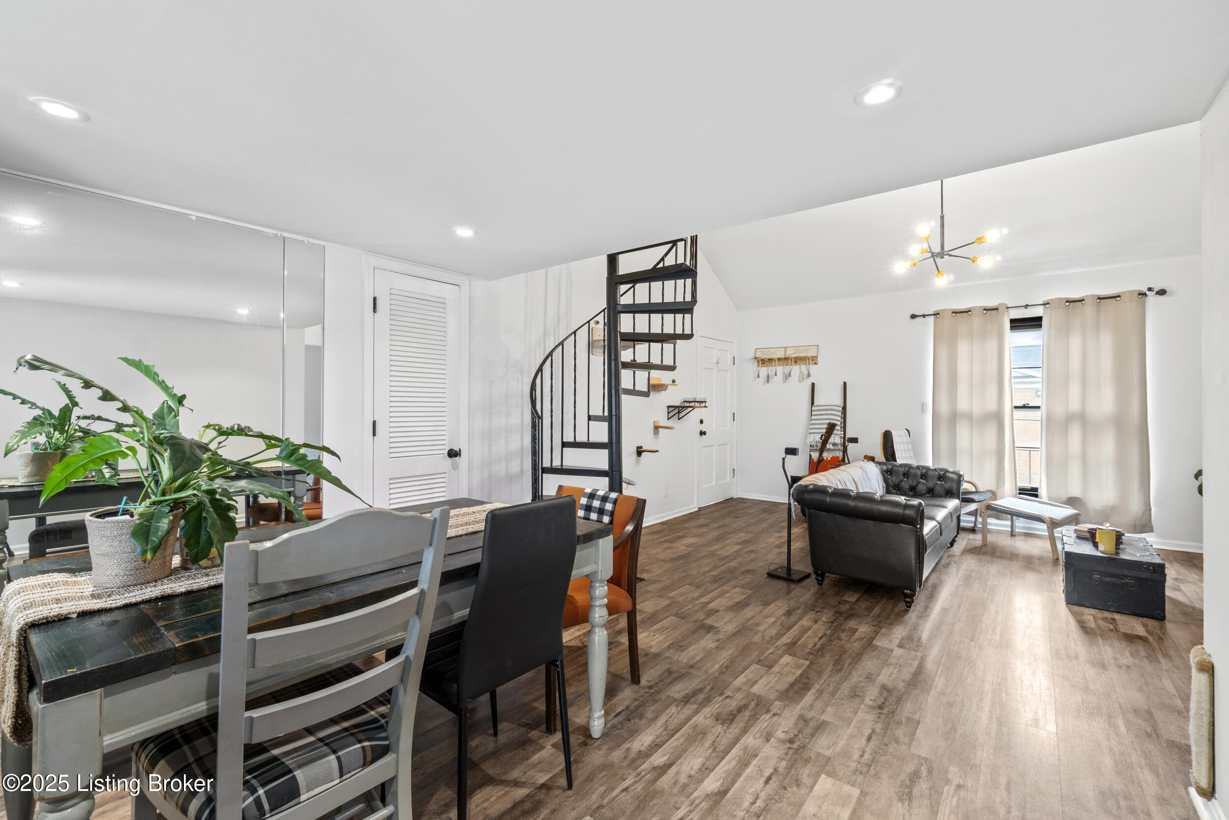 1934 Goldsmith Ln 5