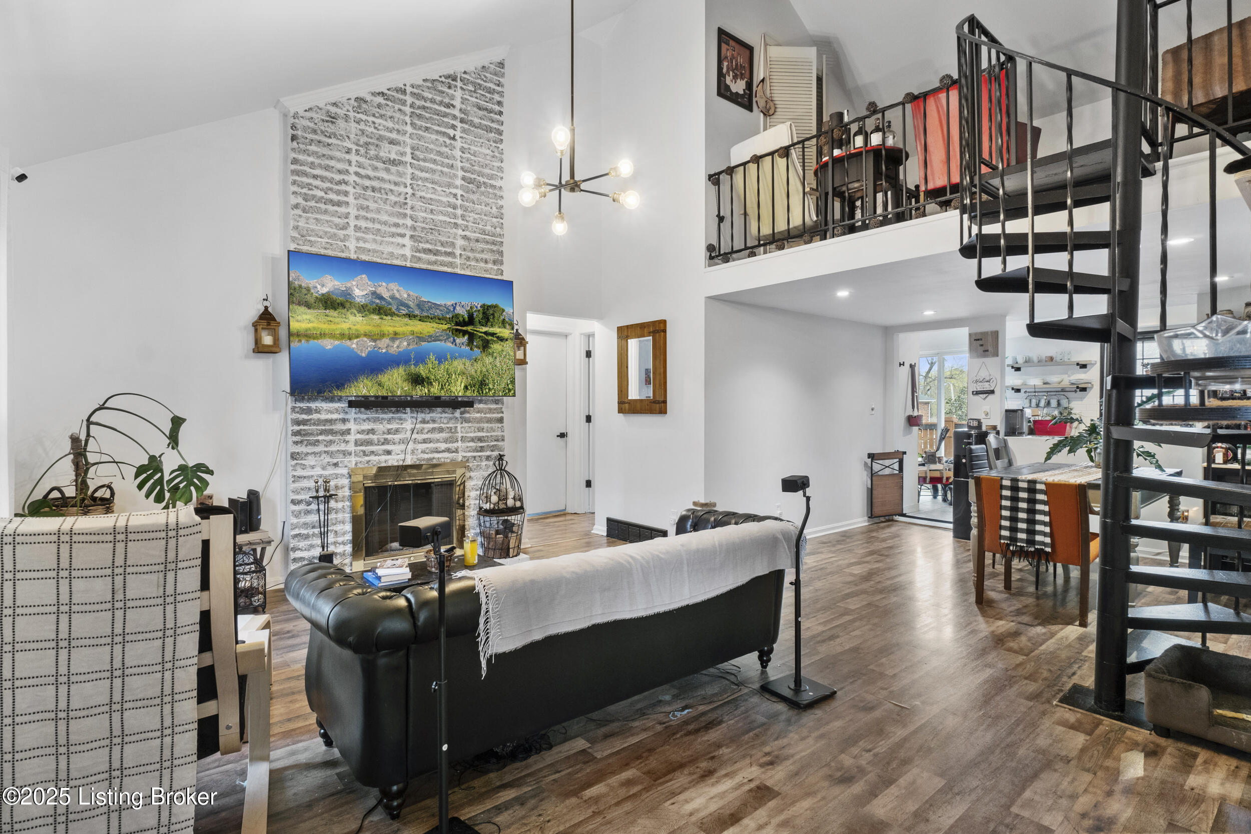 1934 Goldsmith Ln 5