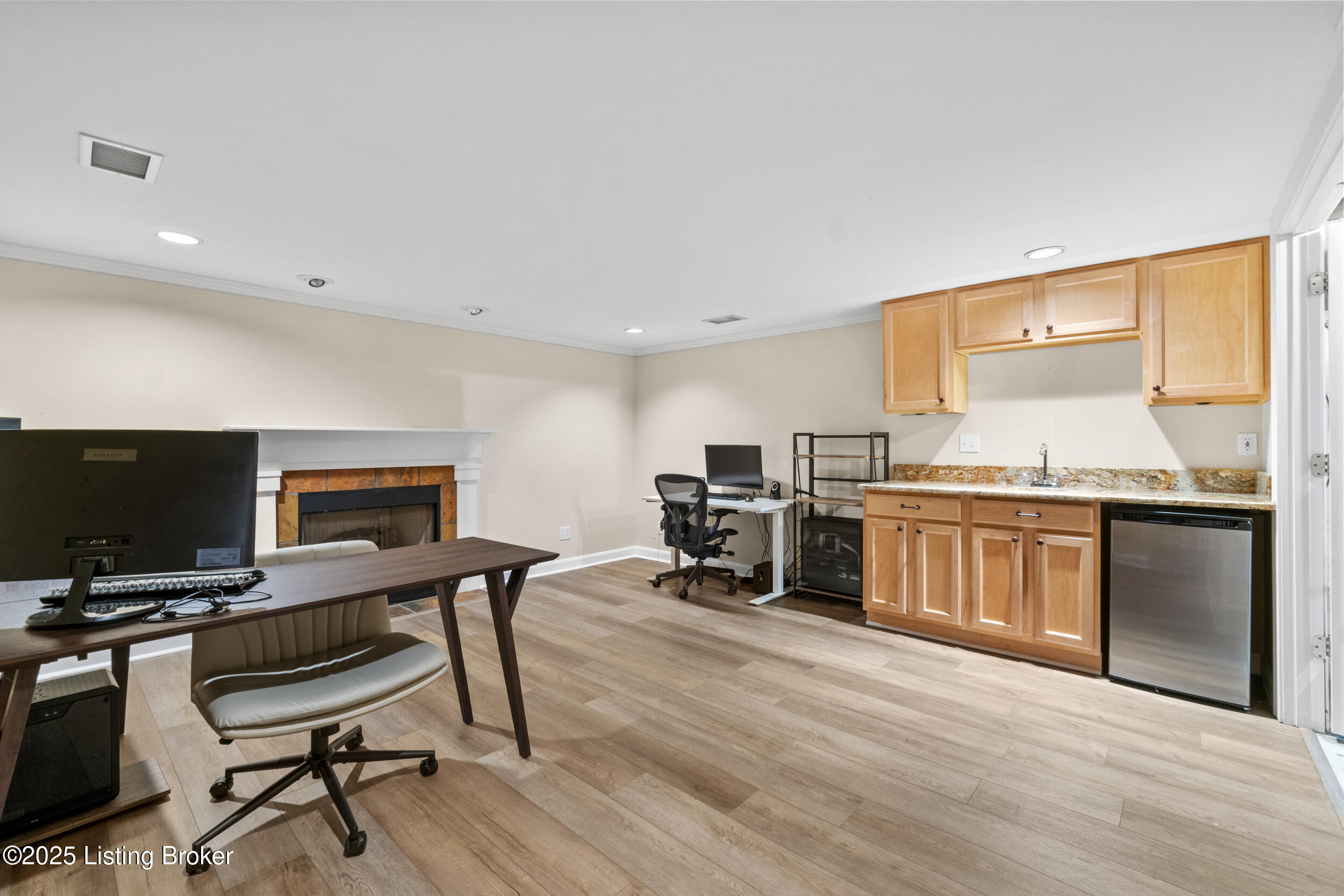 304 Exchange Ave