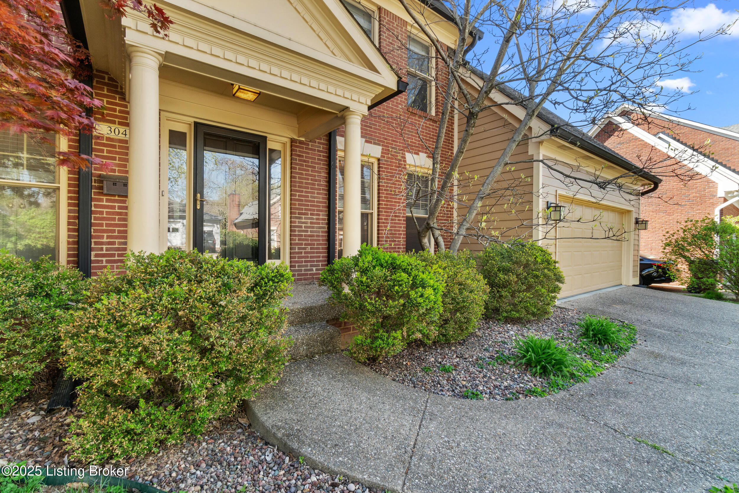 304 Exchange Ave
