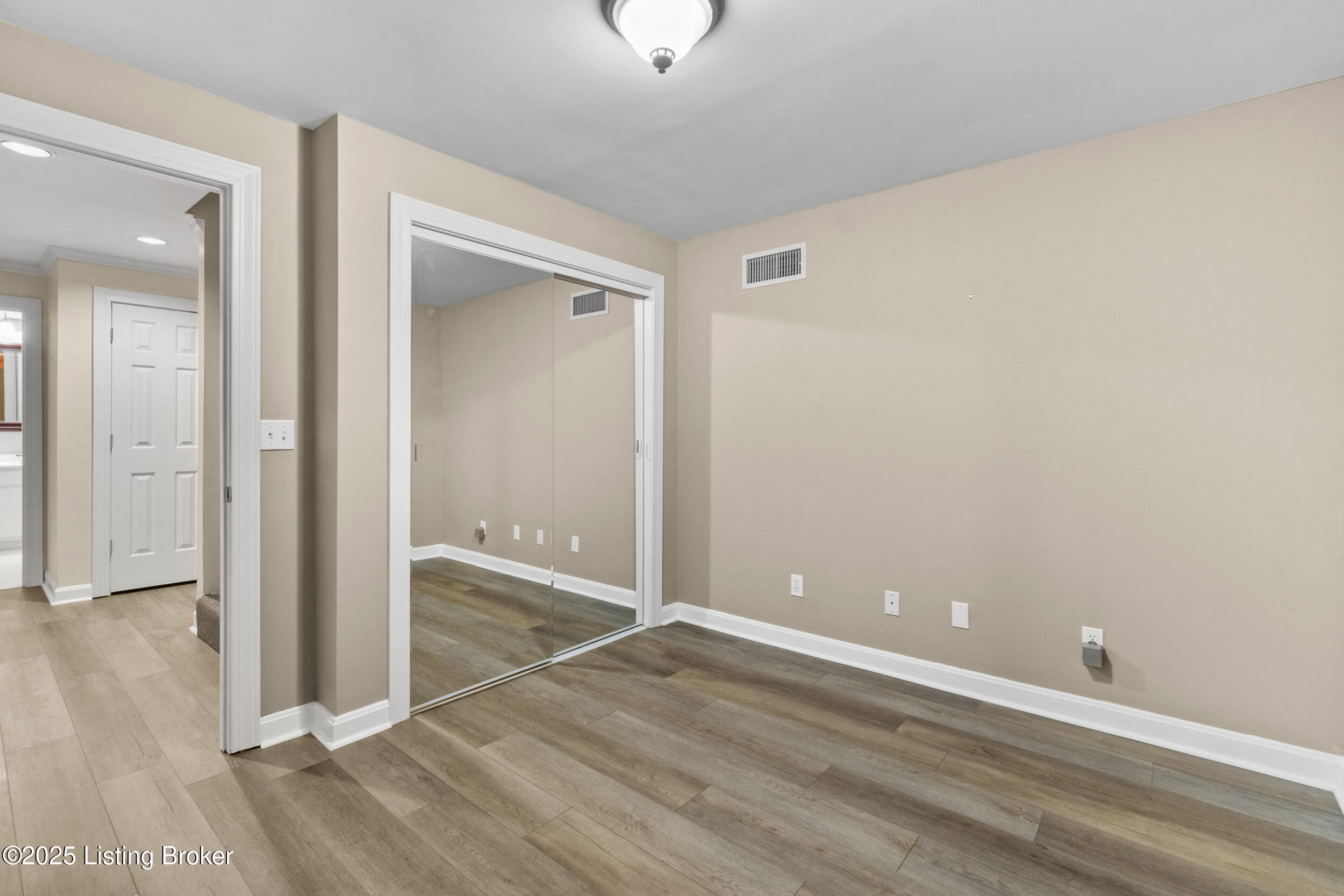 304 Exchange Ave