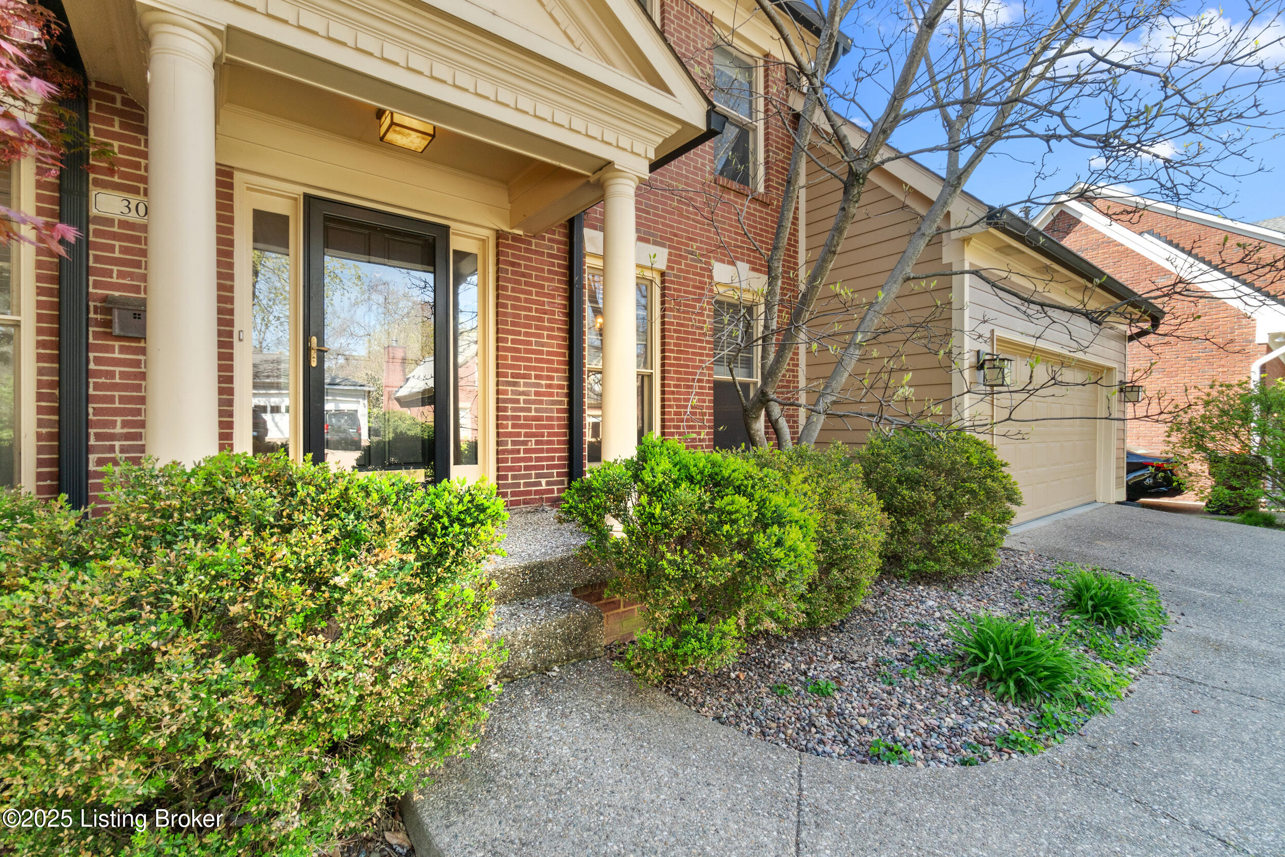 304 Exchange Ave