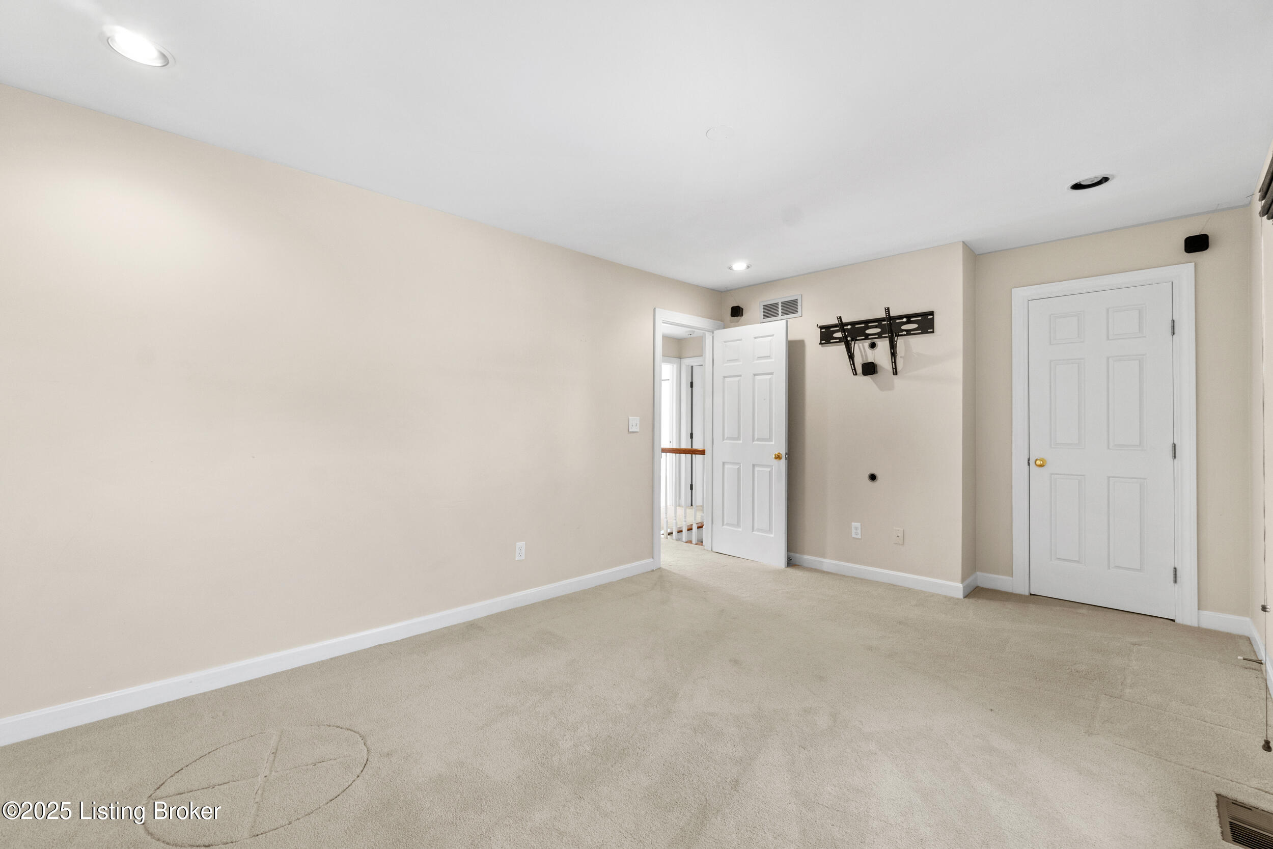 304 Exchange Ave