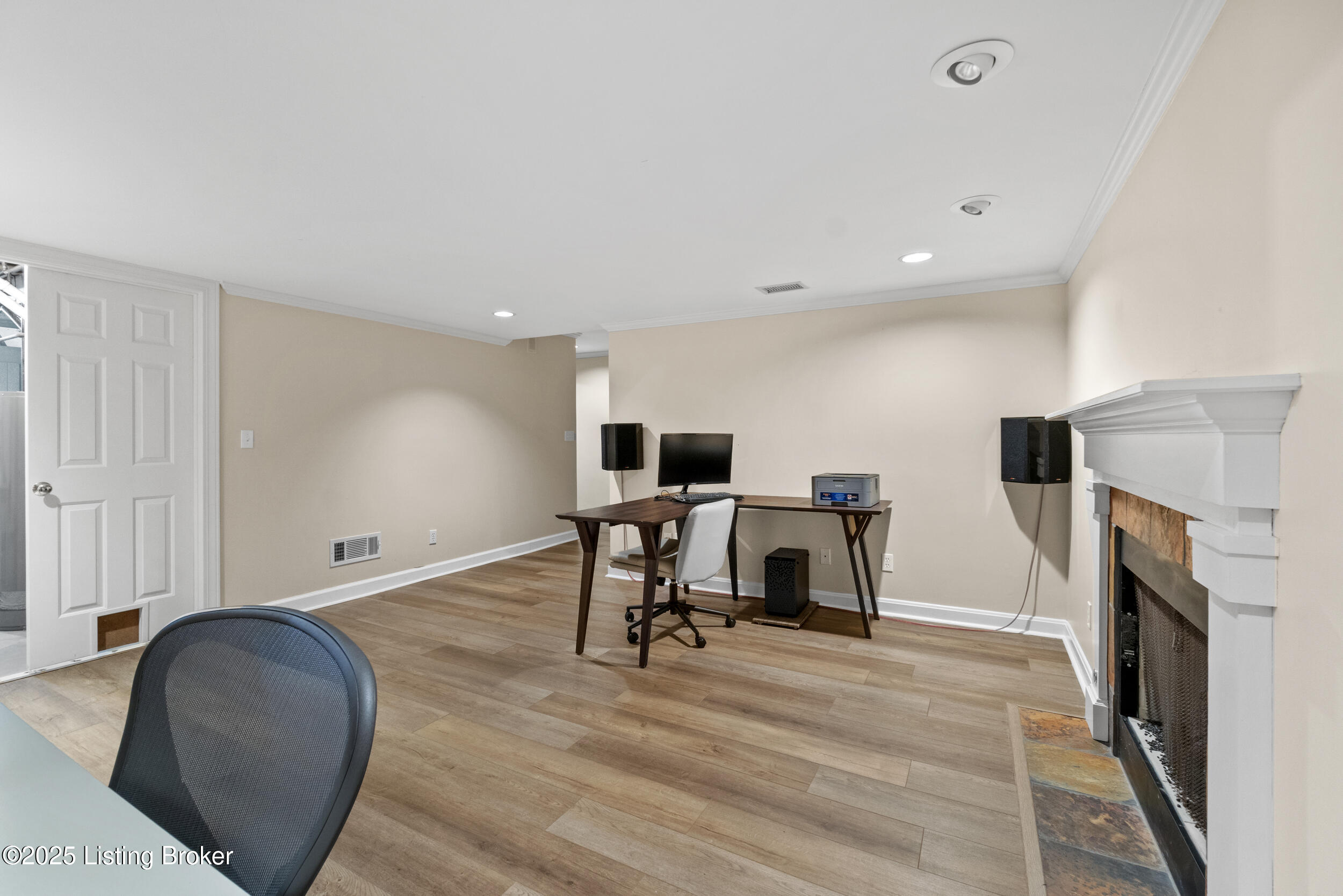 304 Exchange Ave