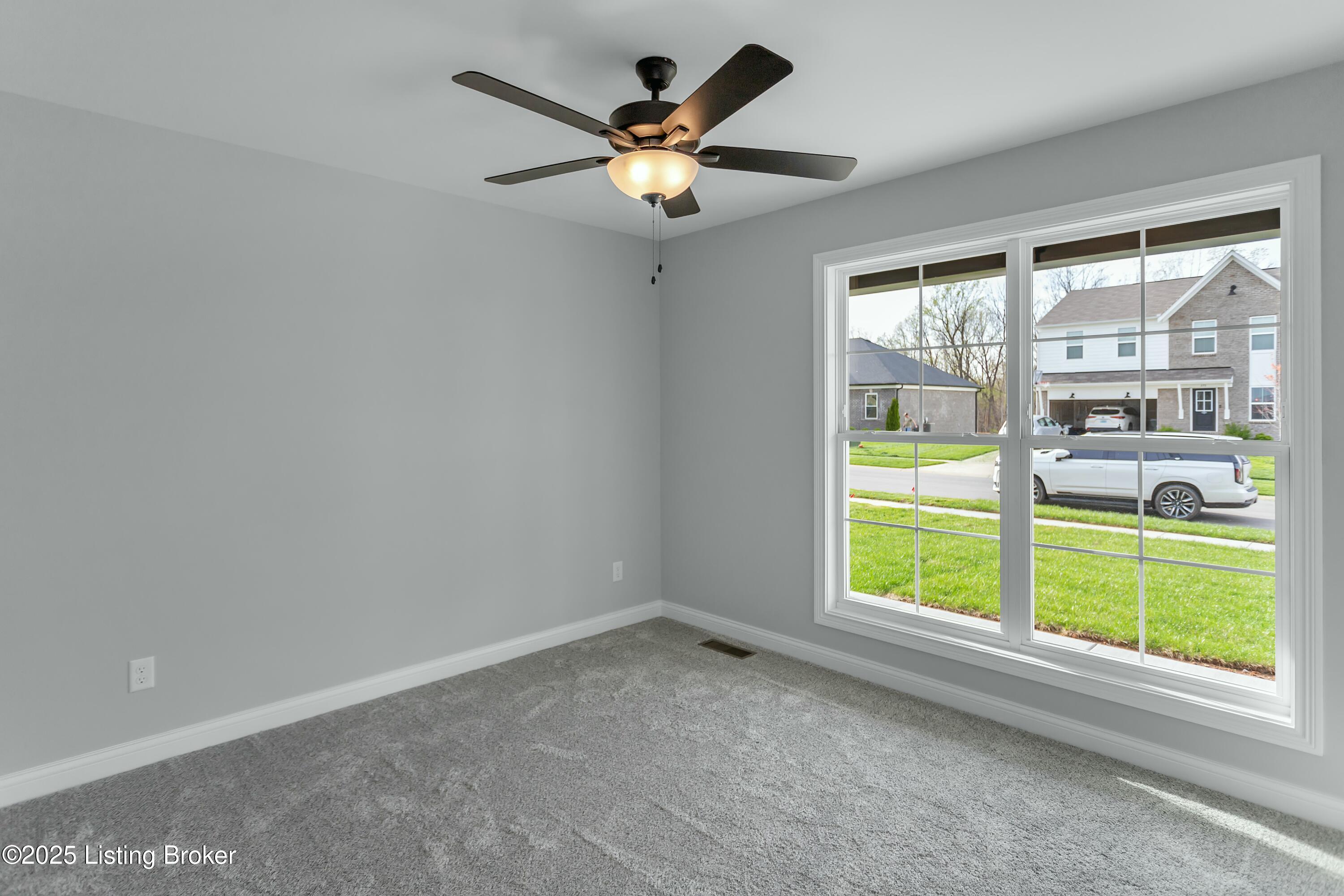 382 Williamsburg Dr