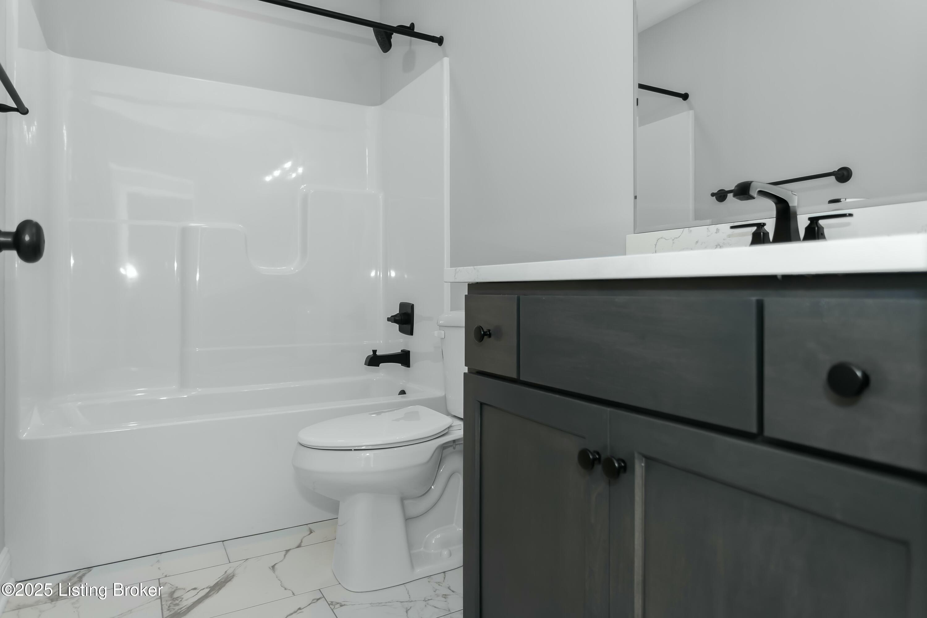 382 Williamsburg Dr