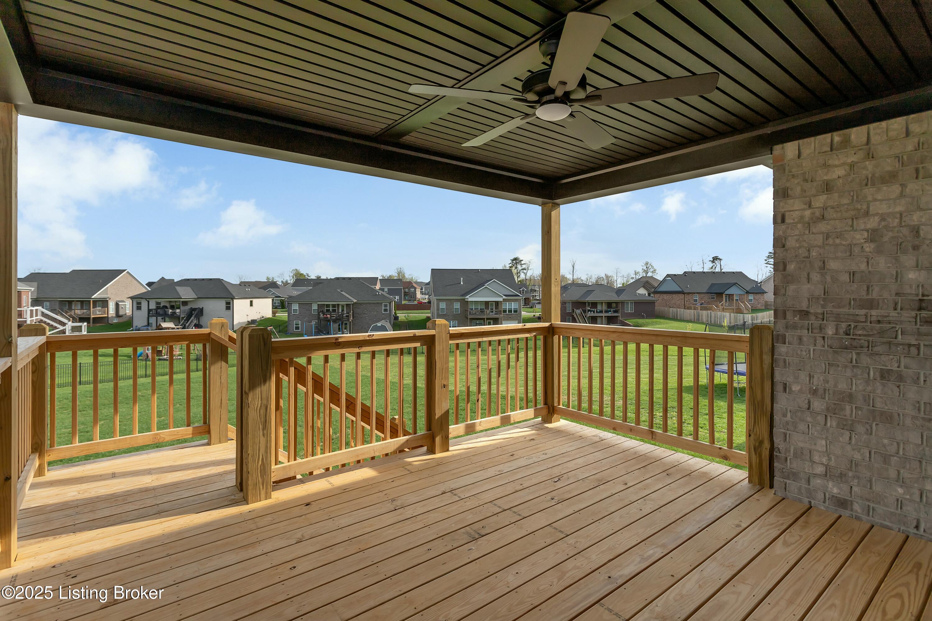 382 Williamsburg Dr