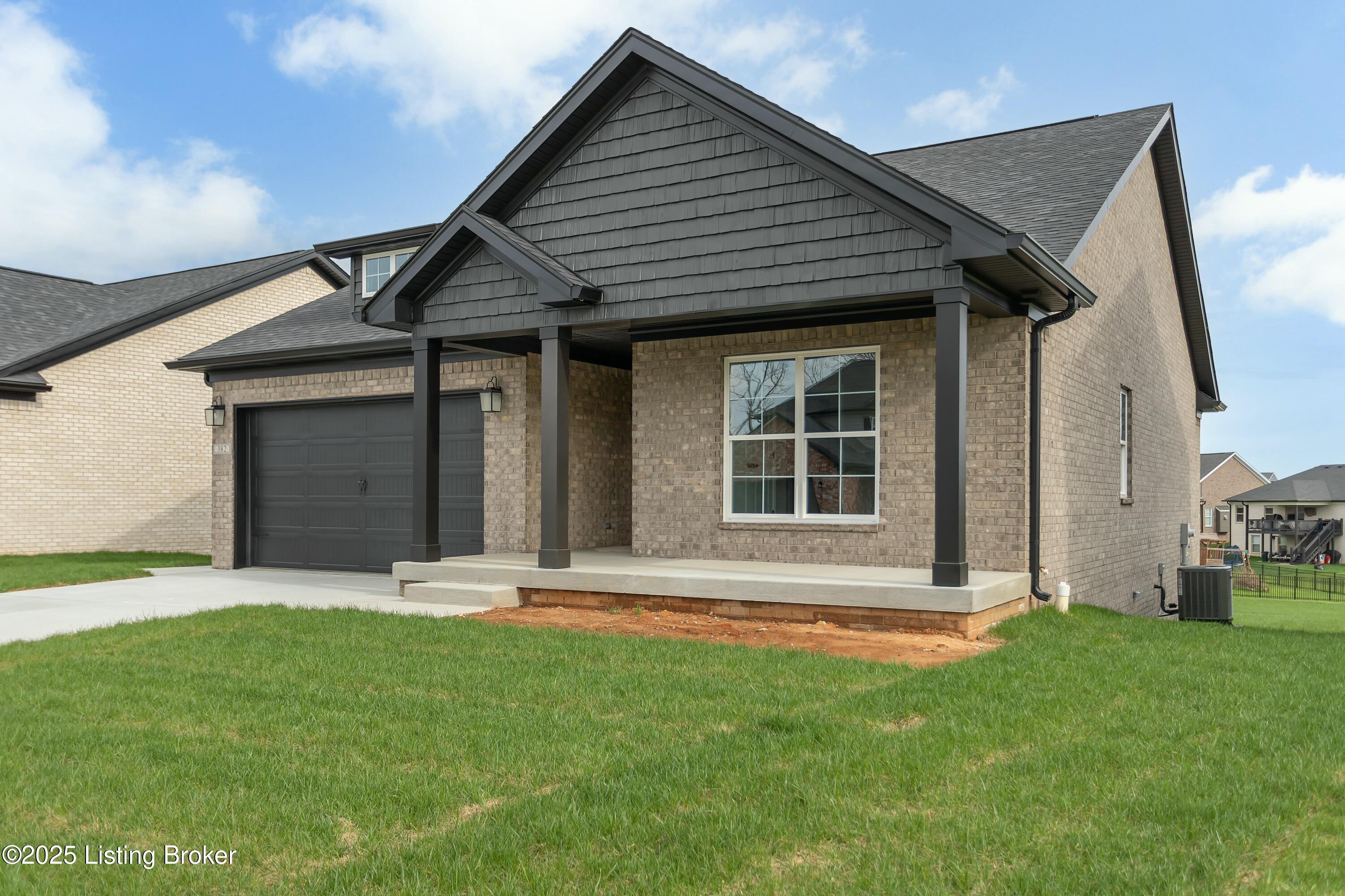 382 Williamsburg Dr