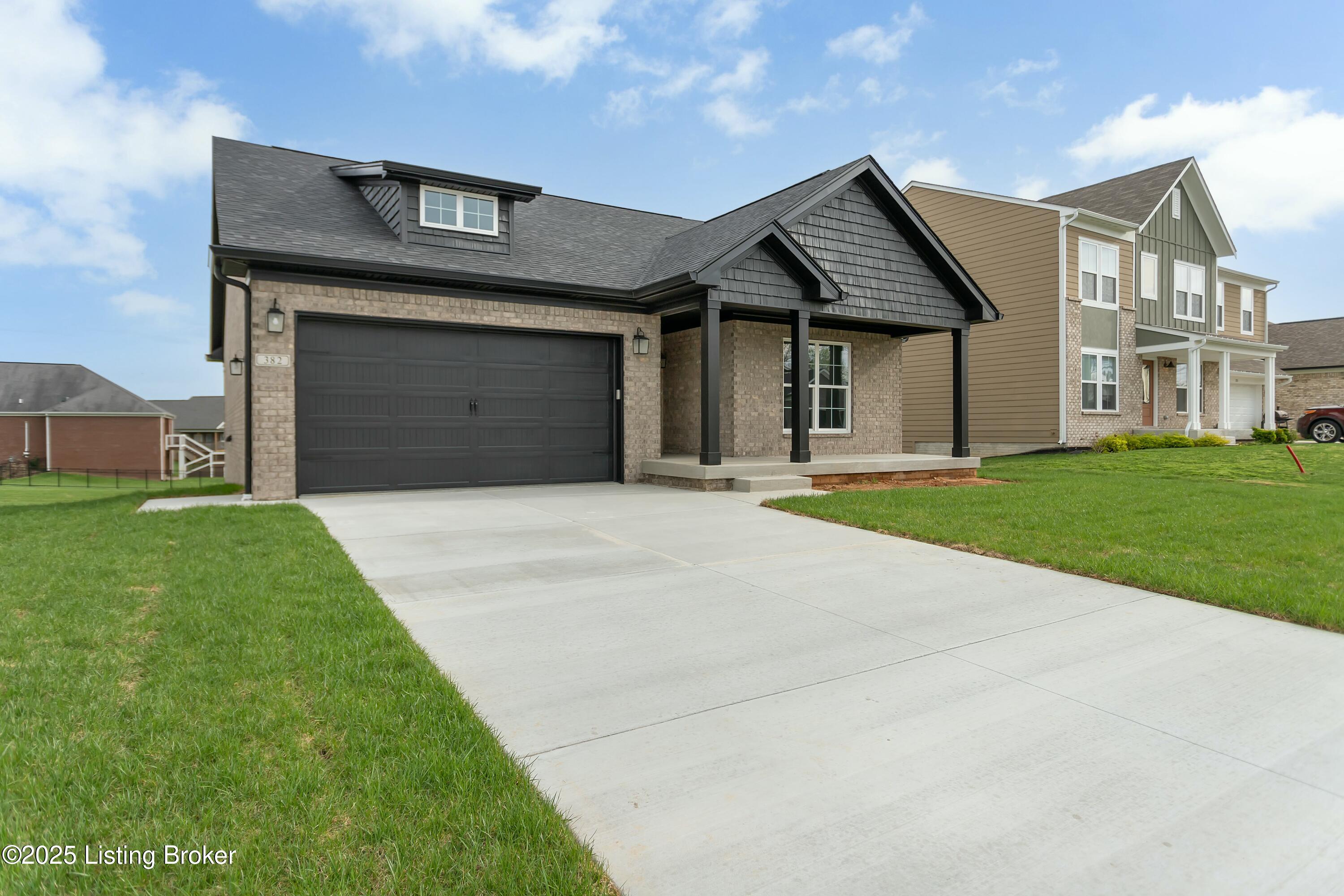 382 Williamsburg Dr