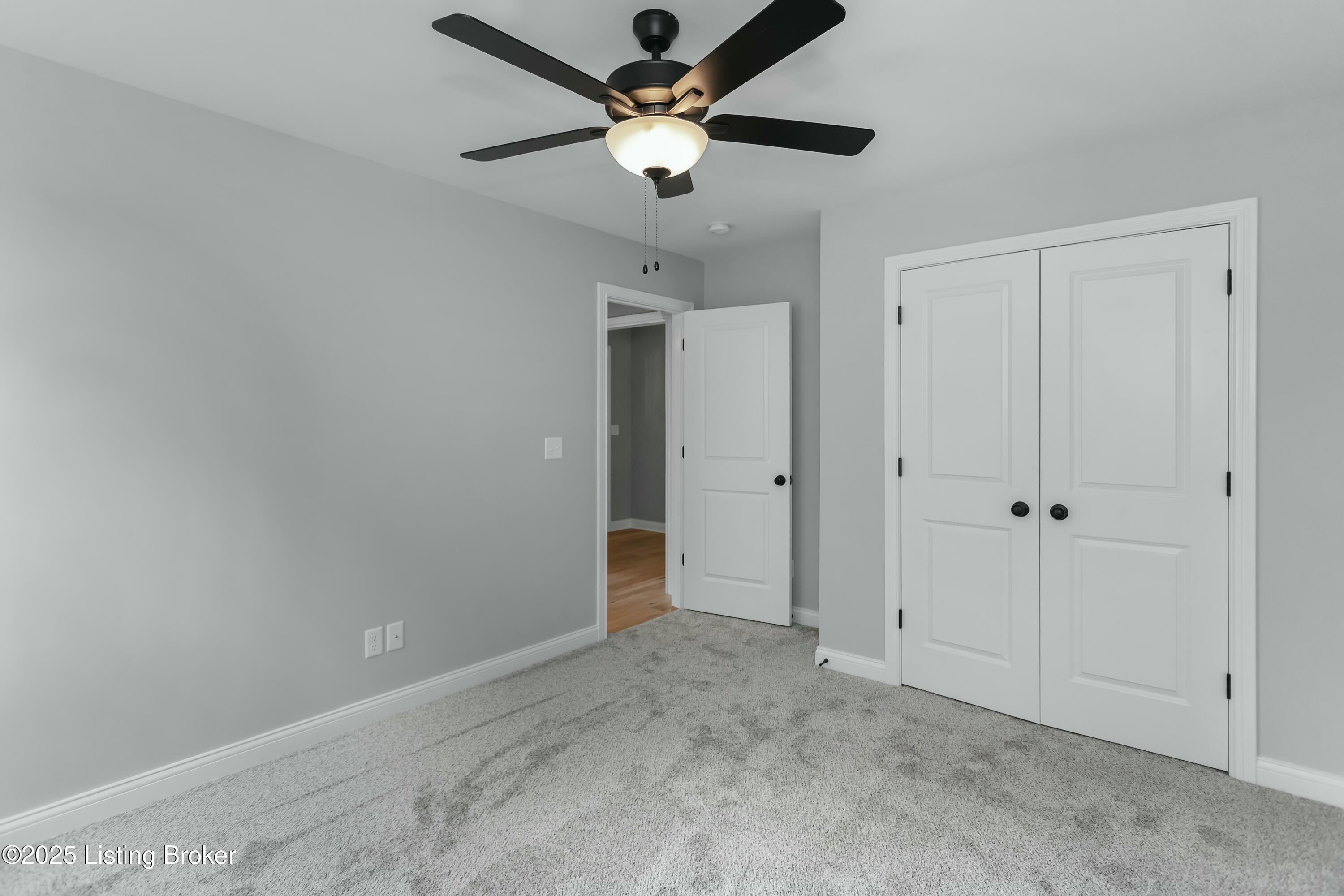 382 Williamsburg Dr