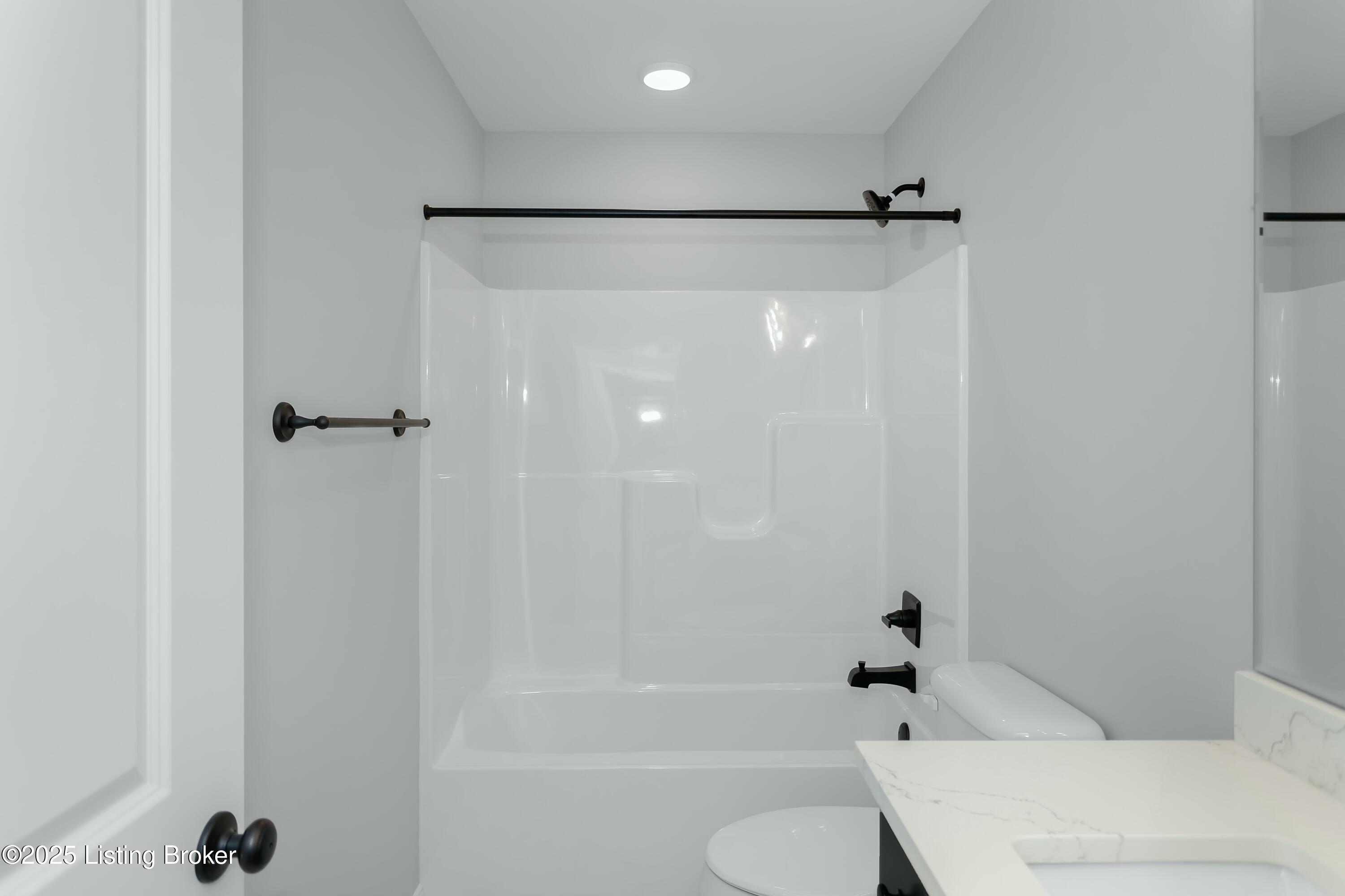 382 Williamsburg Dr