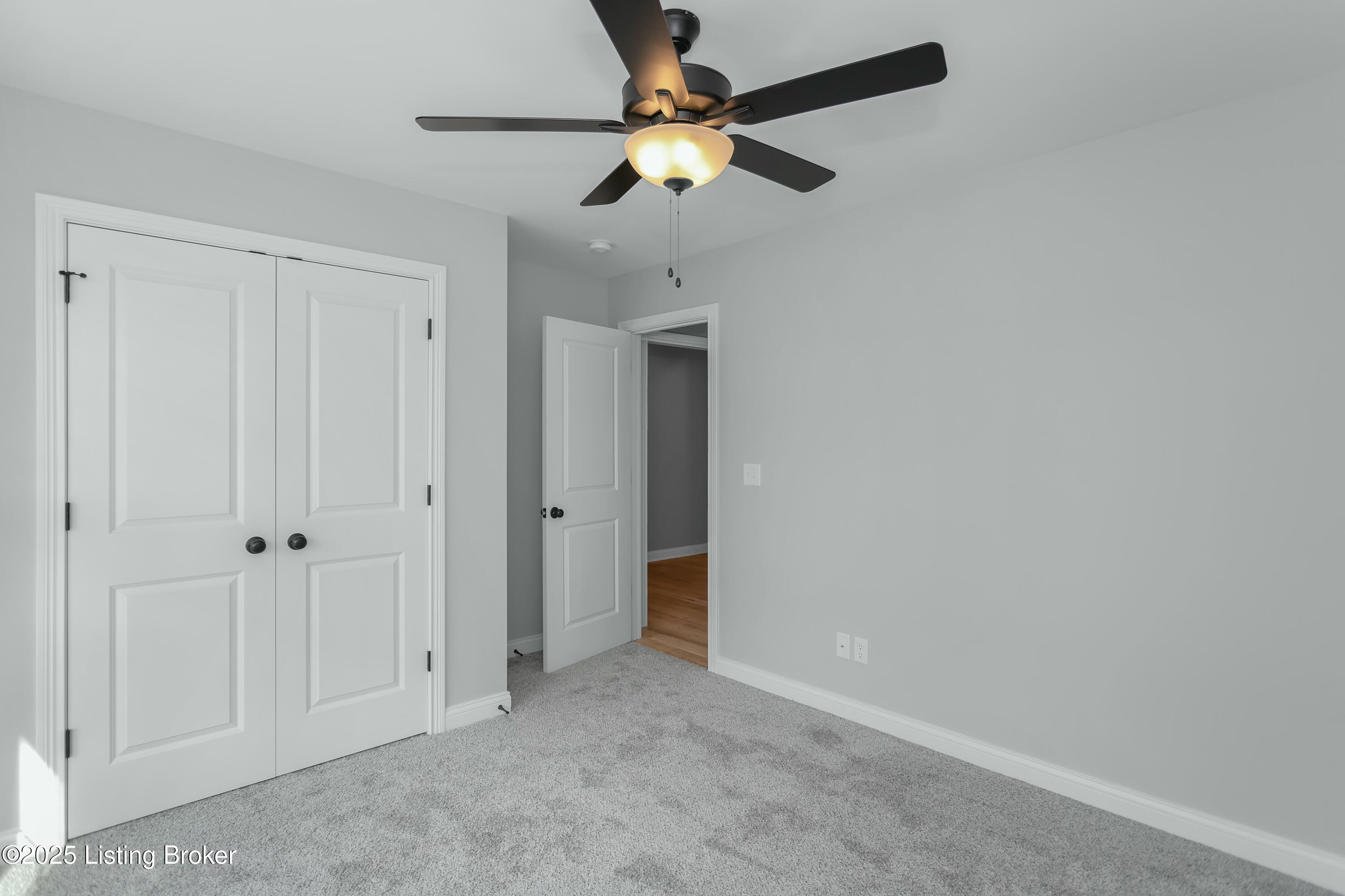 382 Williamsburg Dr
