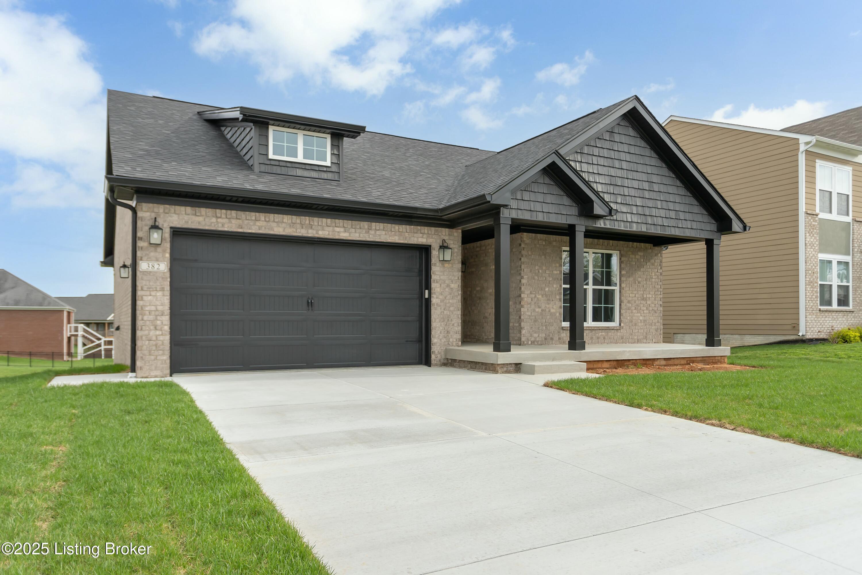 382 Williamsburg Dr