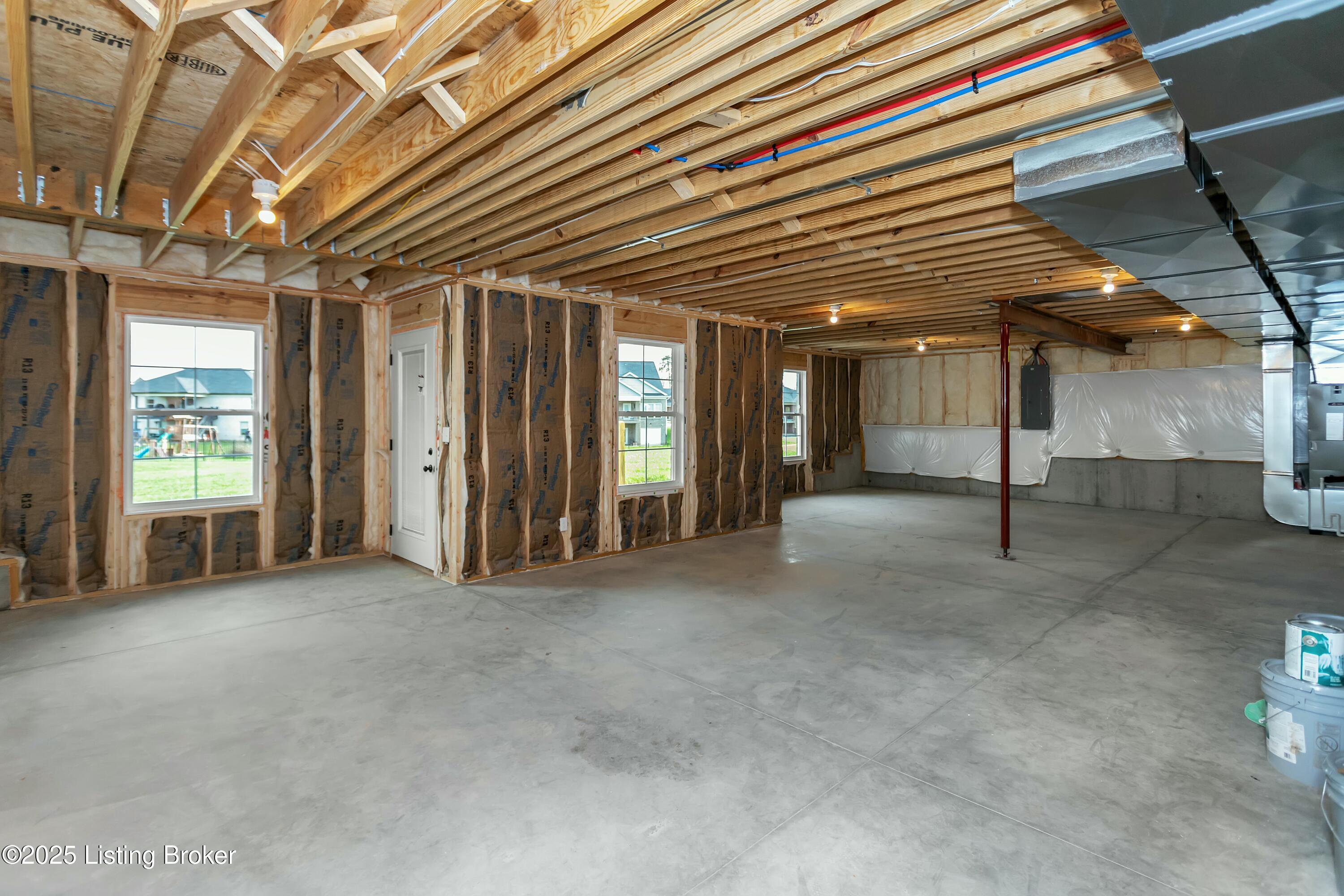 382 Williamsburg Dr