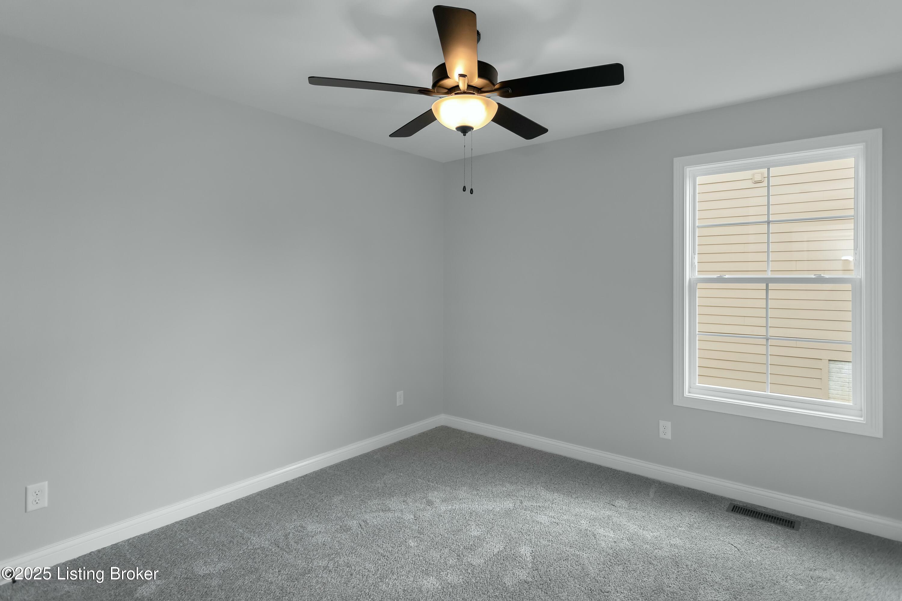 382 Williamsburg Dr