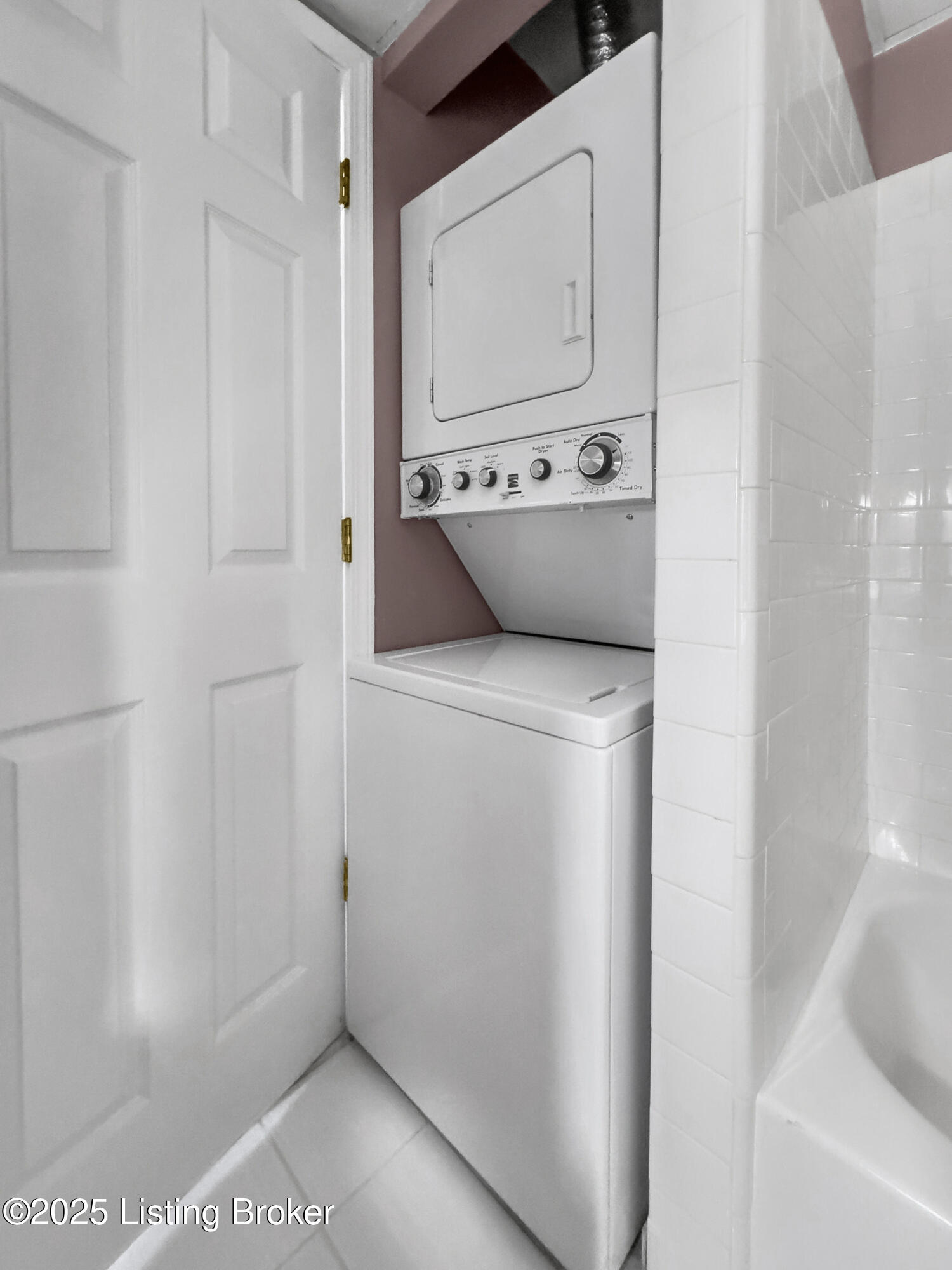 263 Stonehenge Dr 101