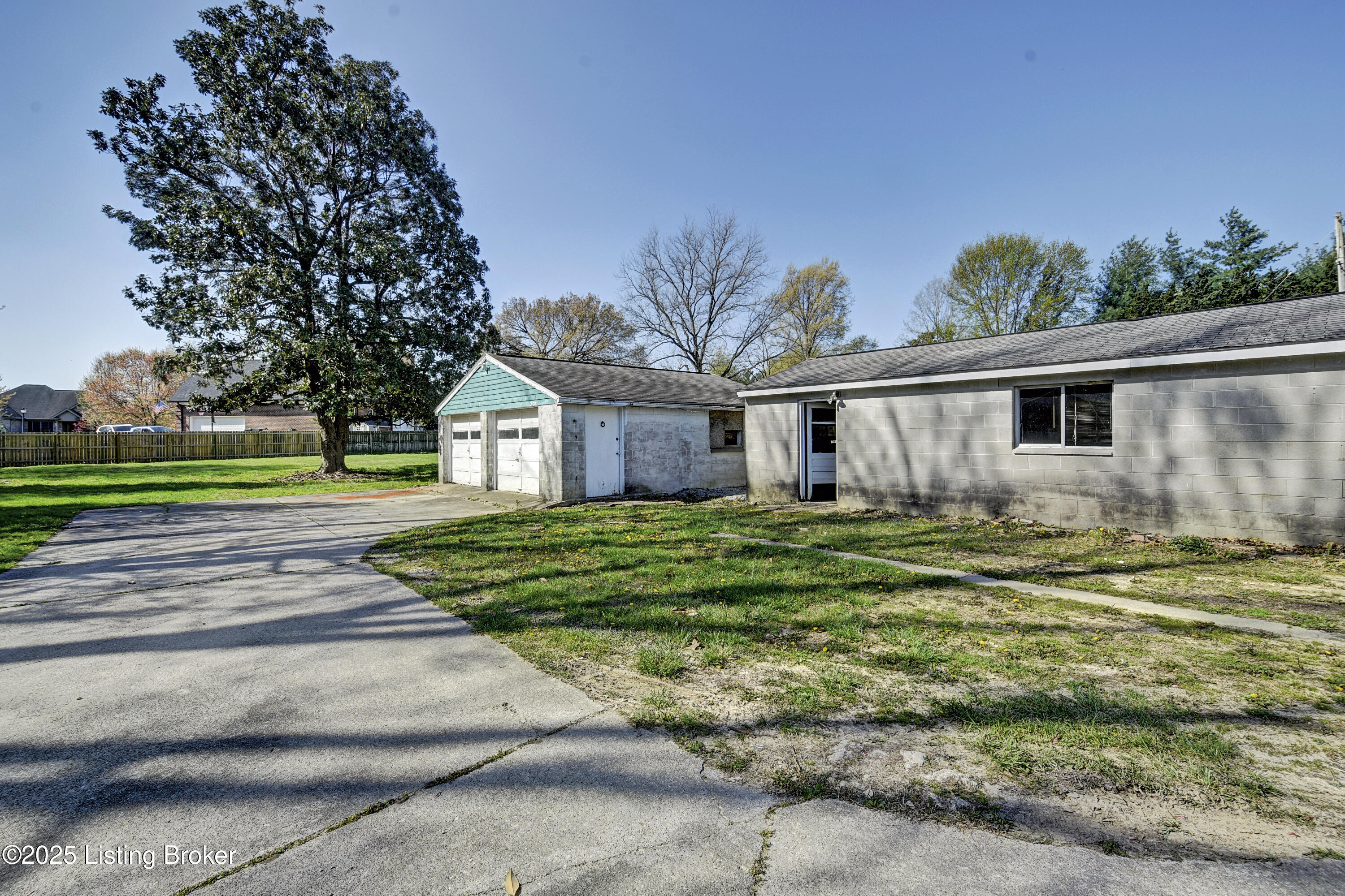 9612 Watterson Trail