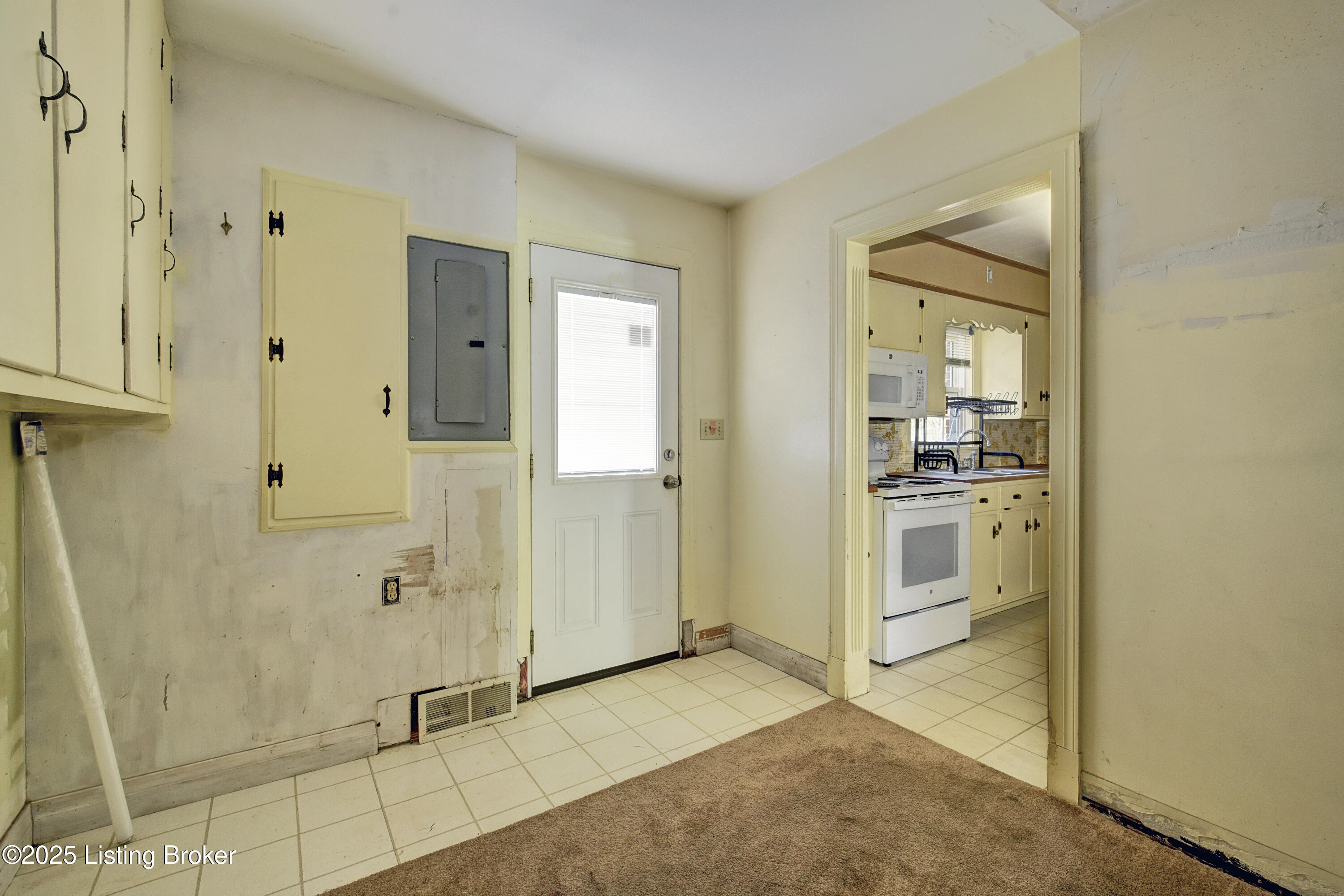 9612 Watterson Trail