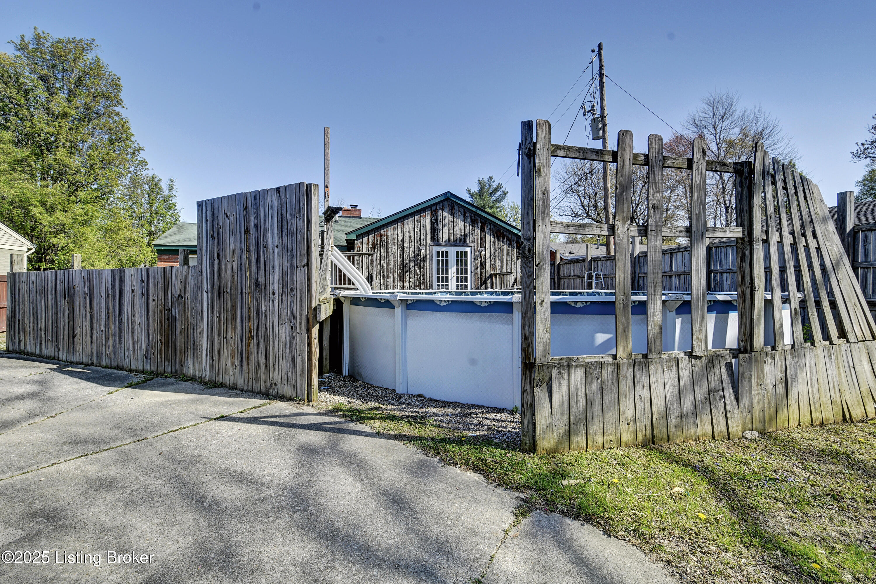 9612 Watterson Trail