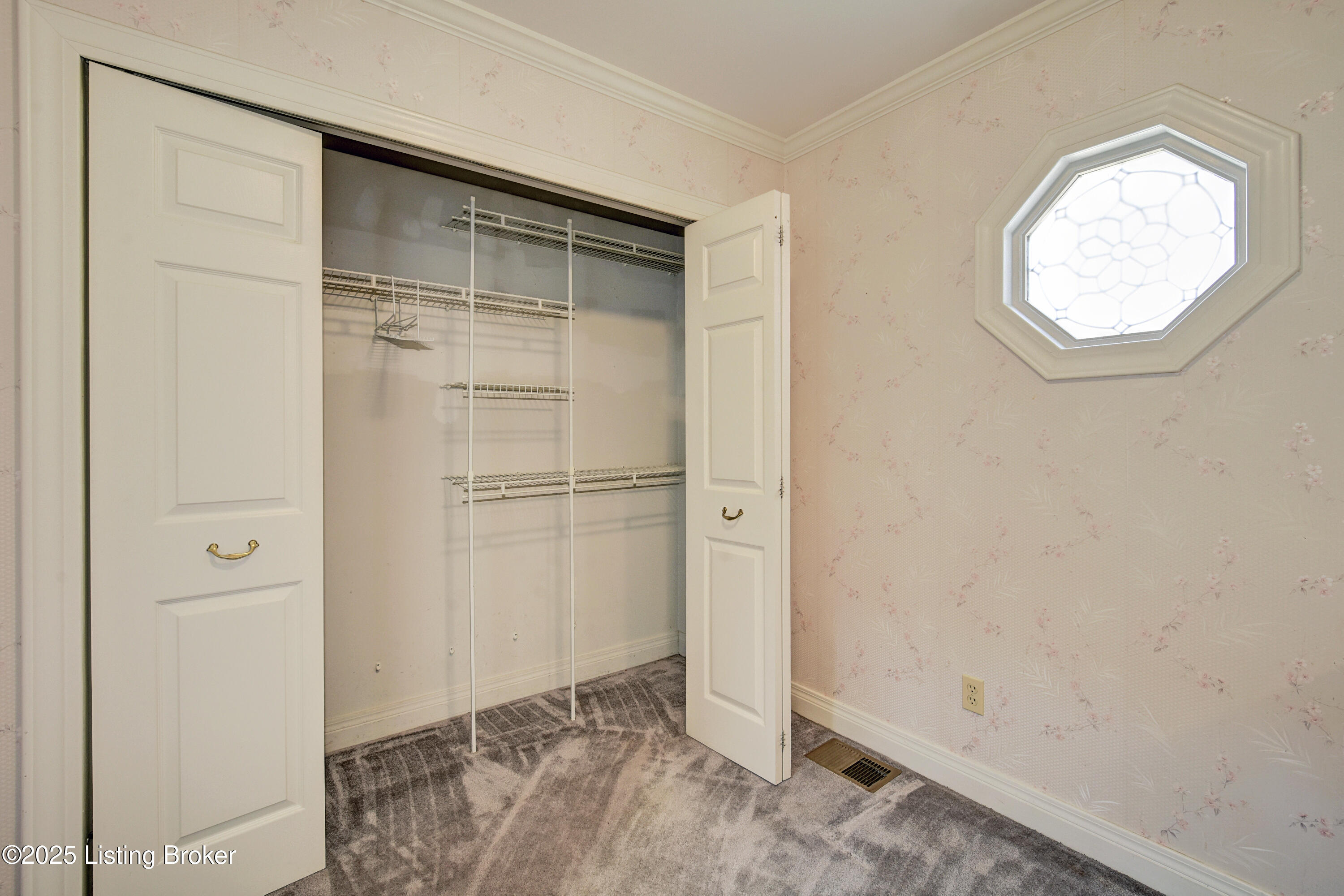 9612 Watterson Trail