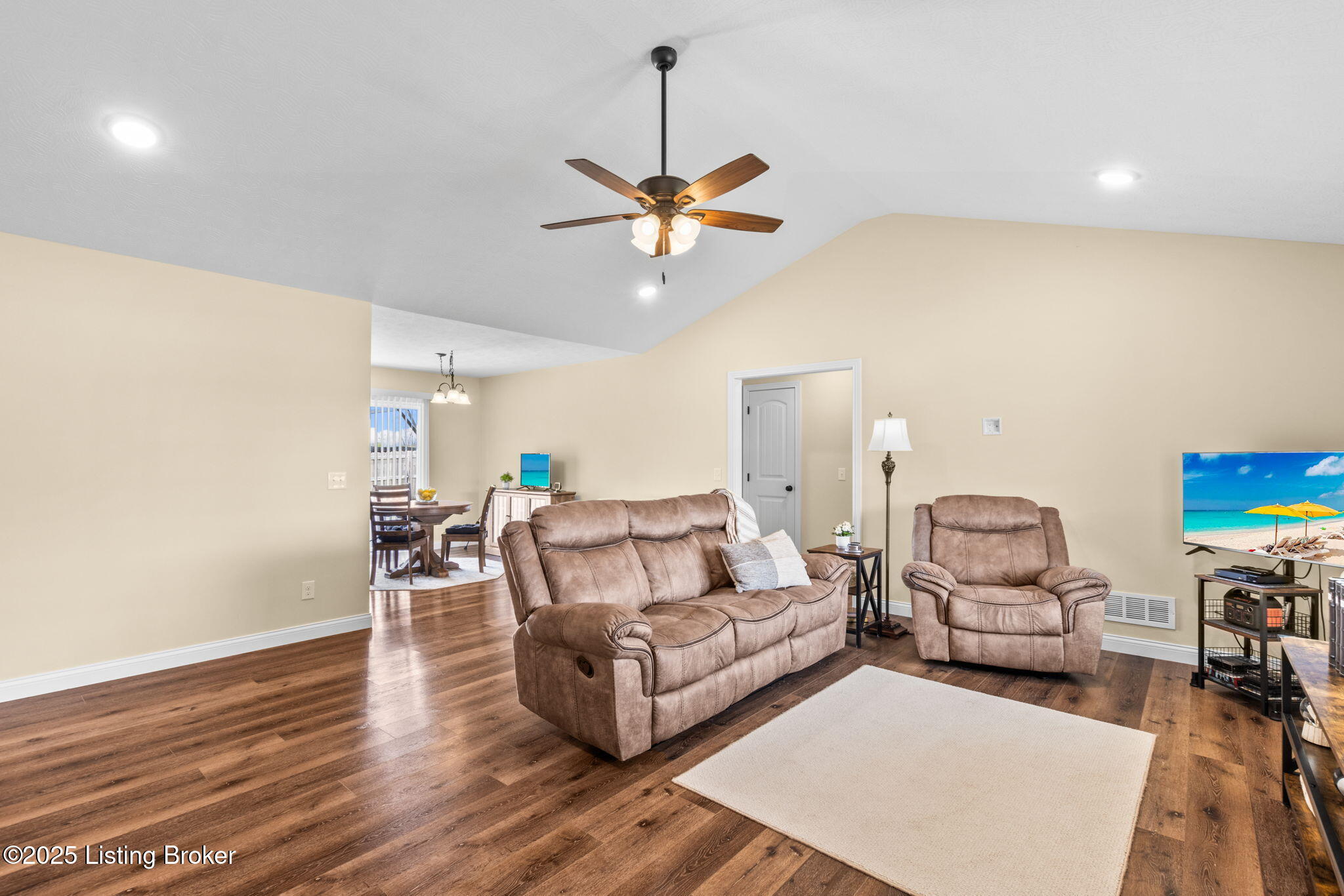 105 Aiden Ln