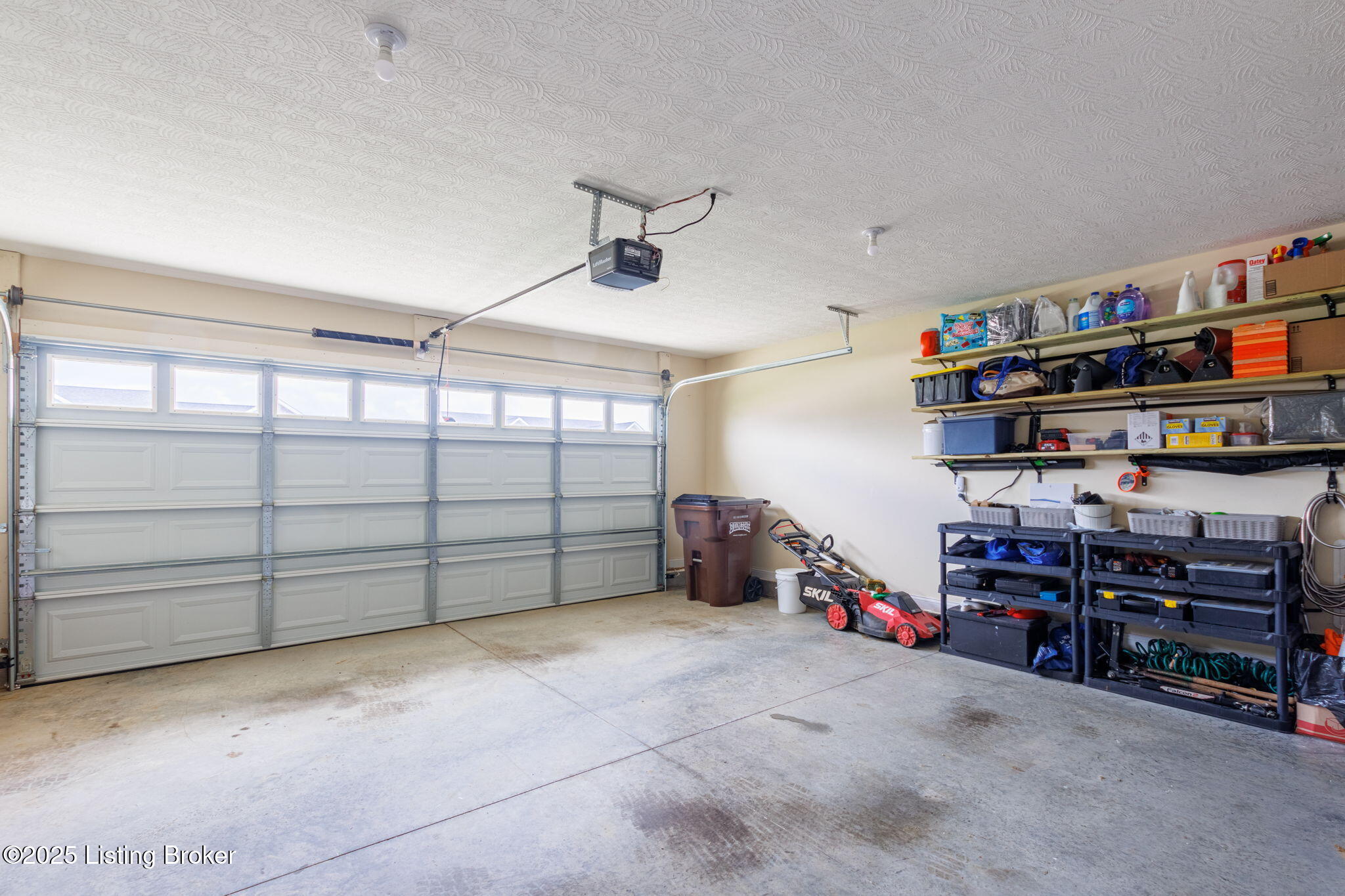 105 Aiden Ln