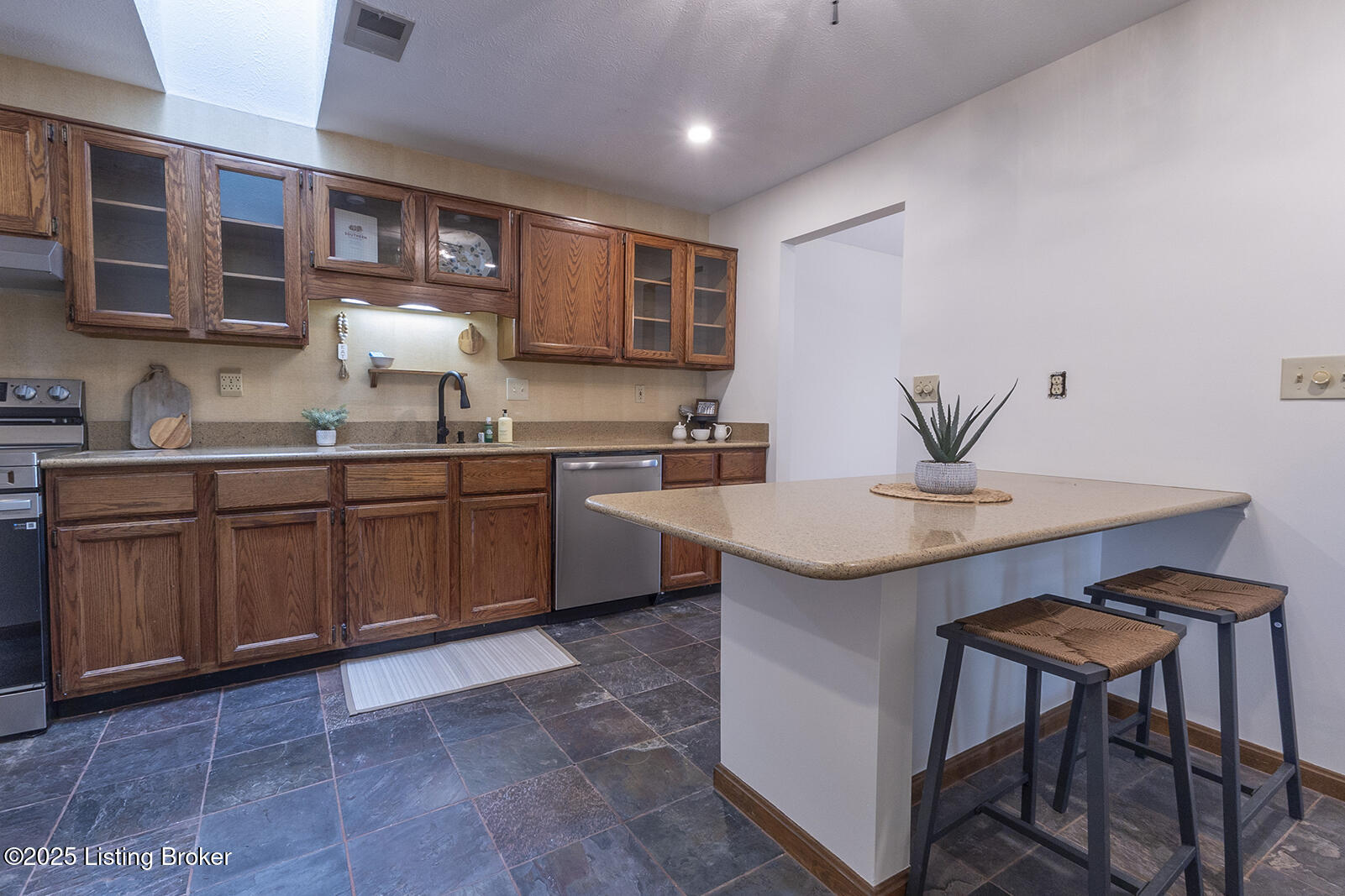 1208 Forest Park Rd