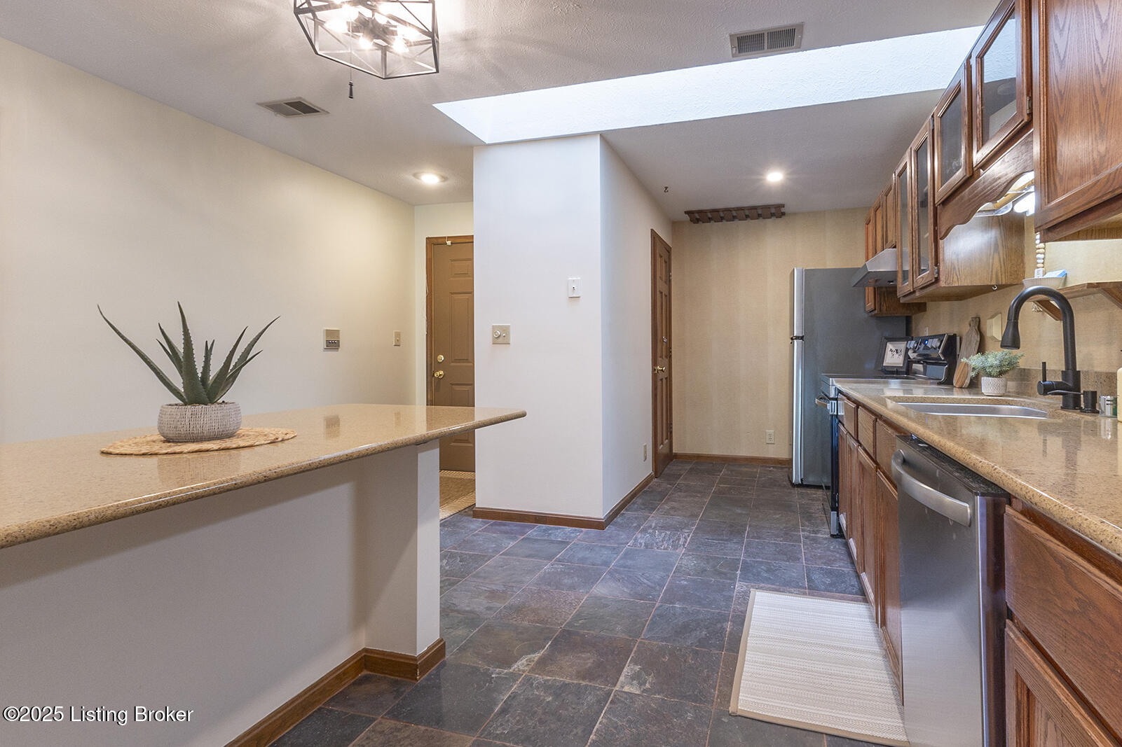 1208 Forest Park Rd