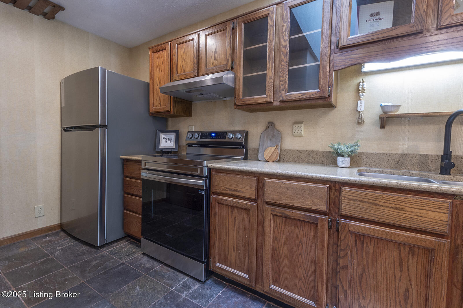 1208 Forest Park Rd
