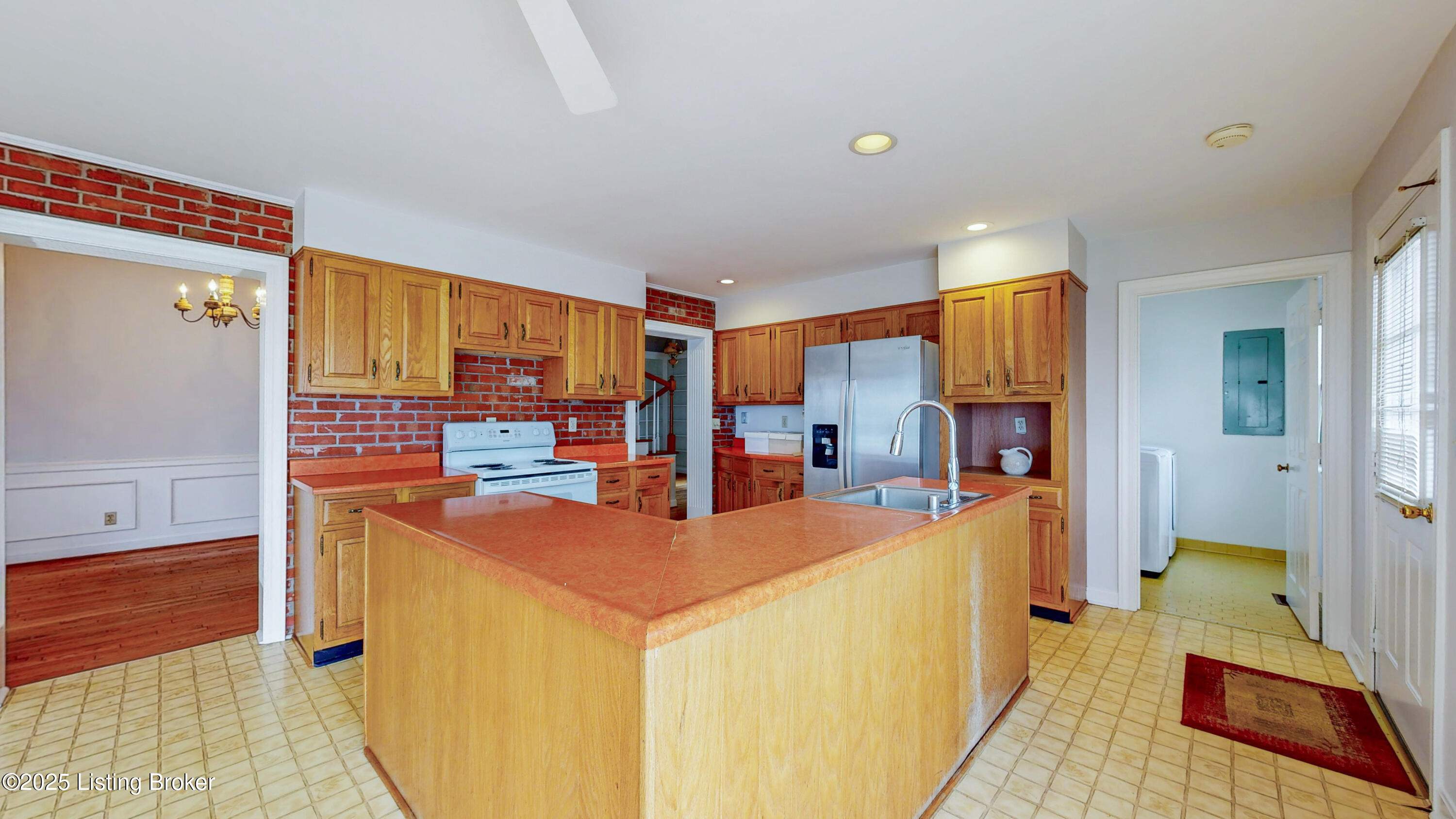 319 Central Ave