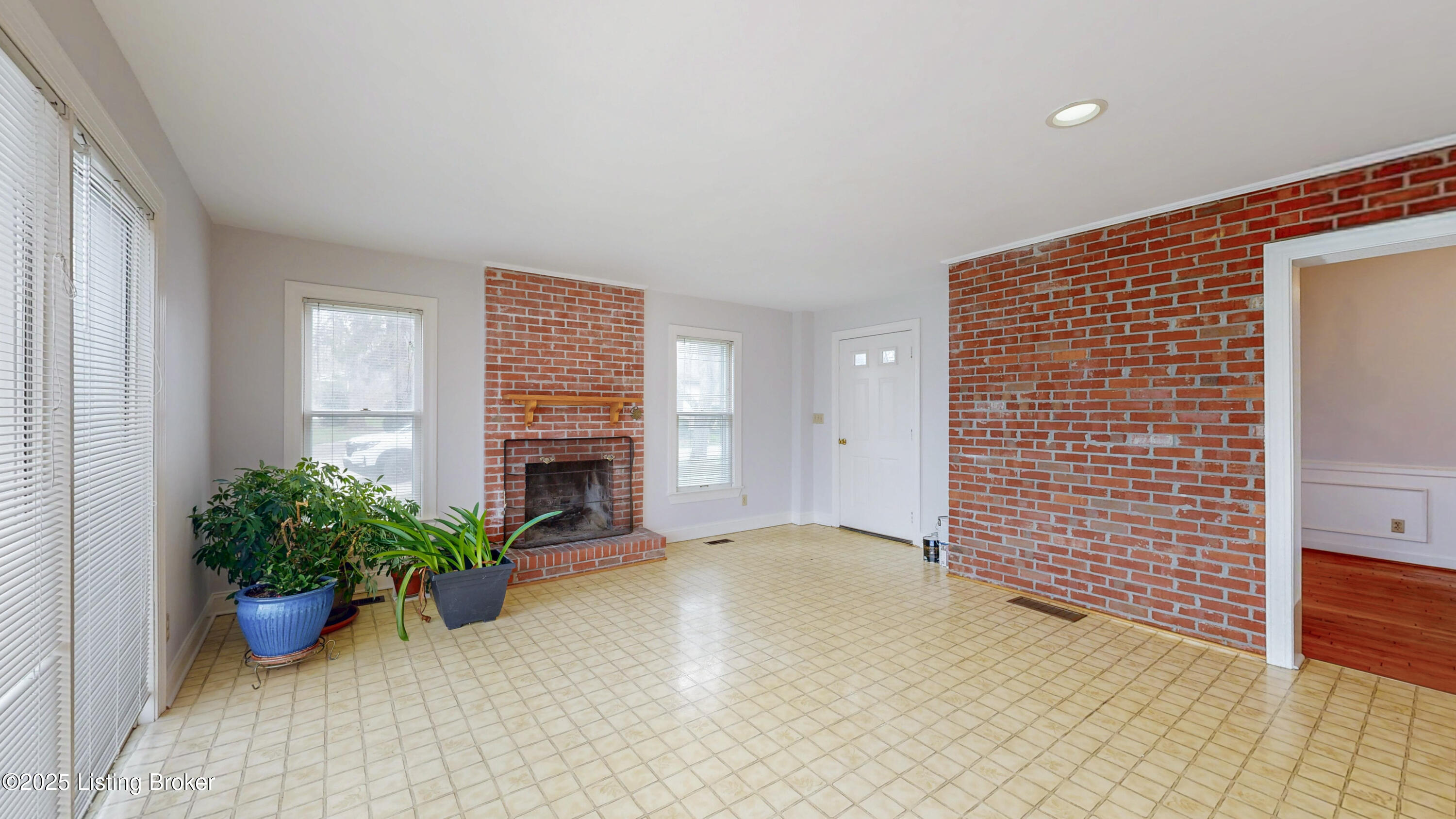 319 Central Ave