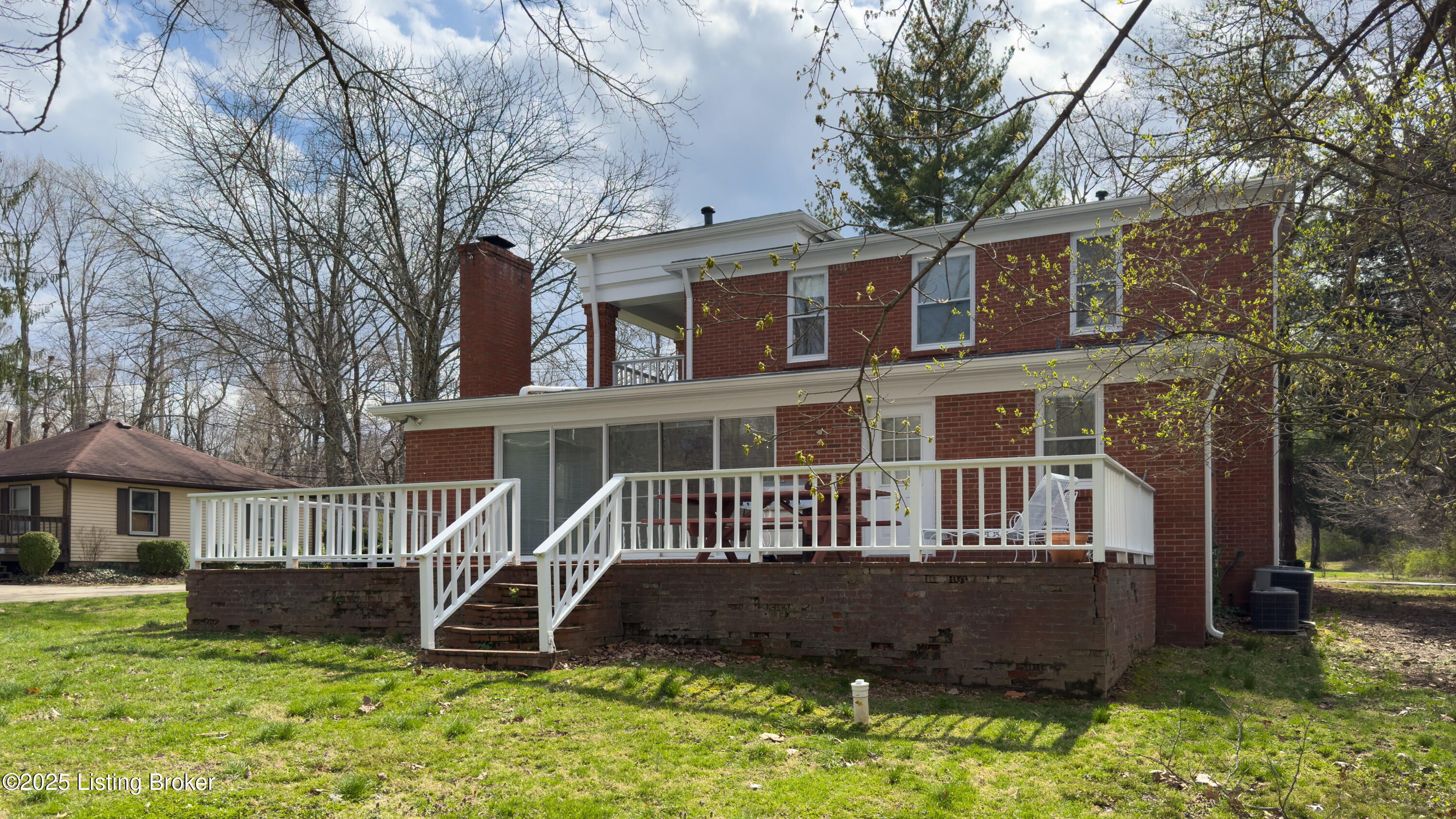 319 Central Ave