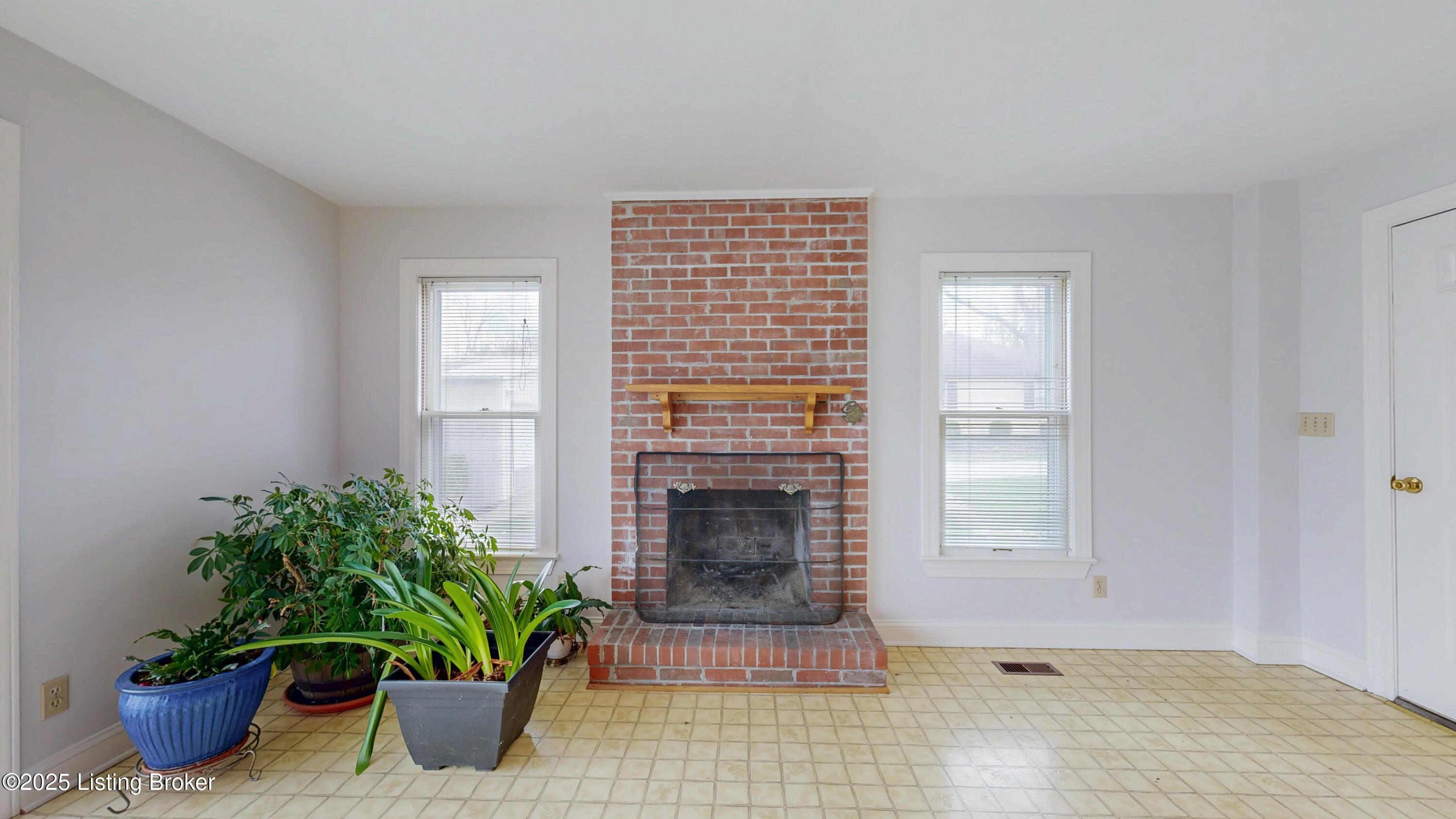 319 Central Ave
