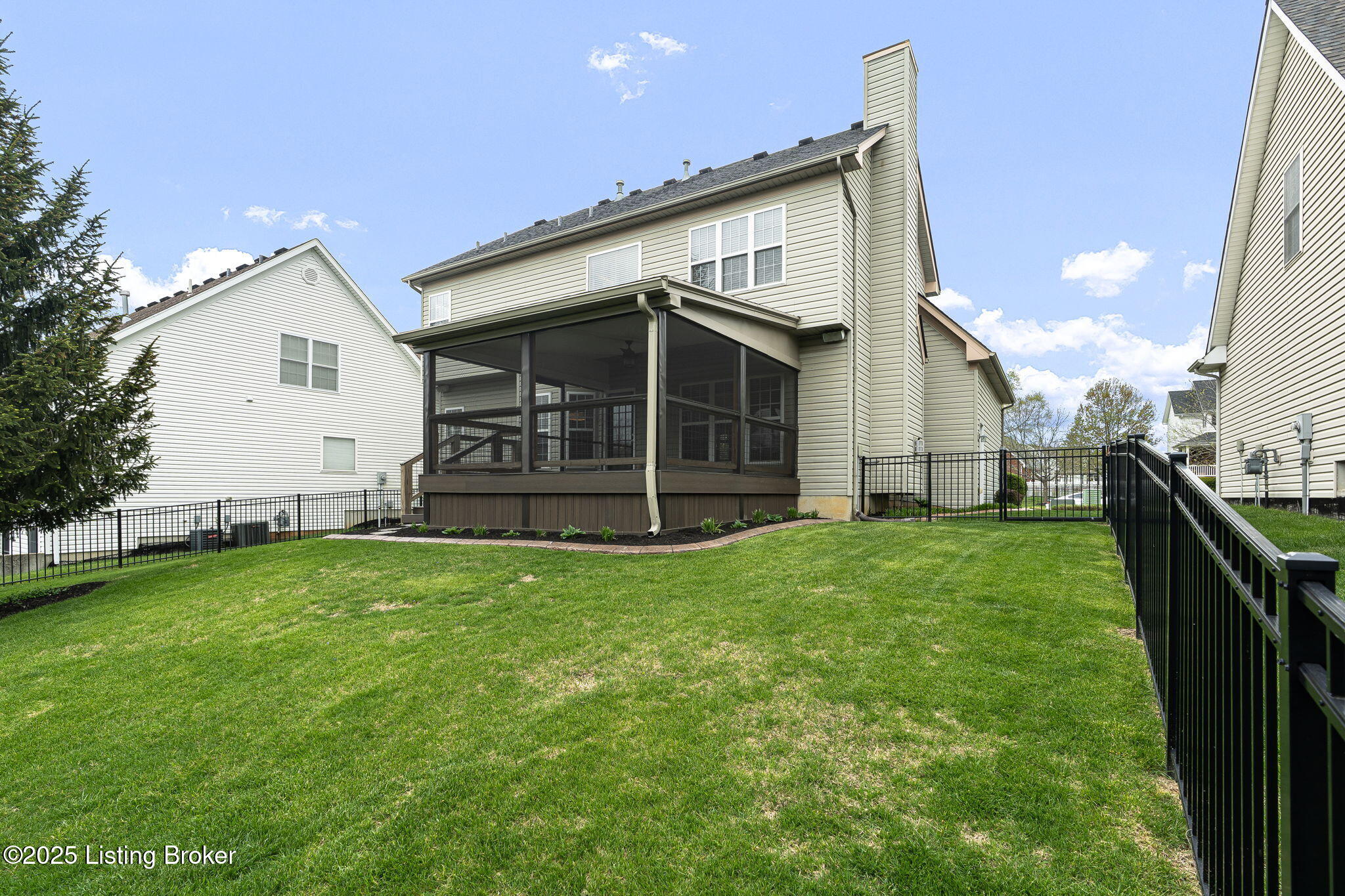 6027 Sweetbay Dr