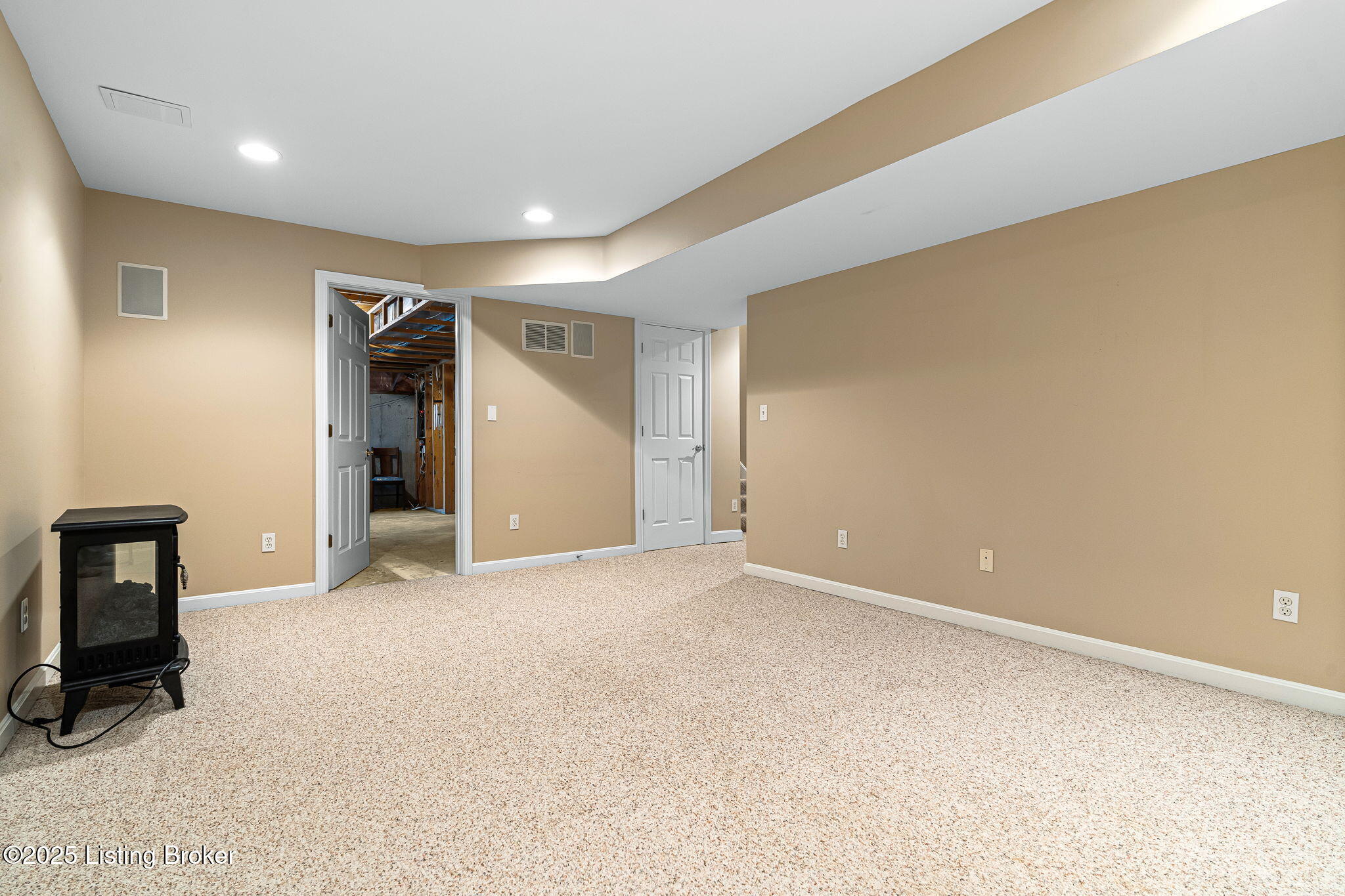 6027 Sweetbay Dr