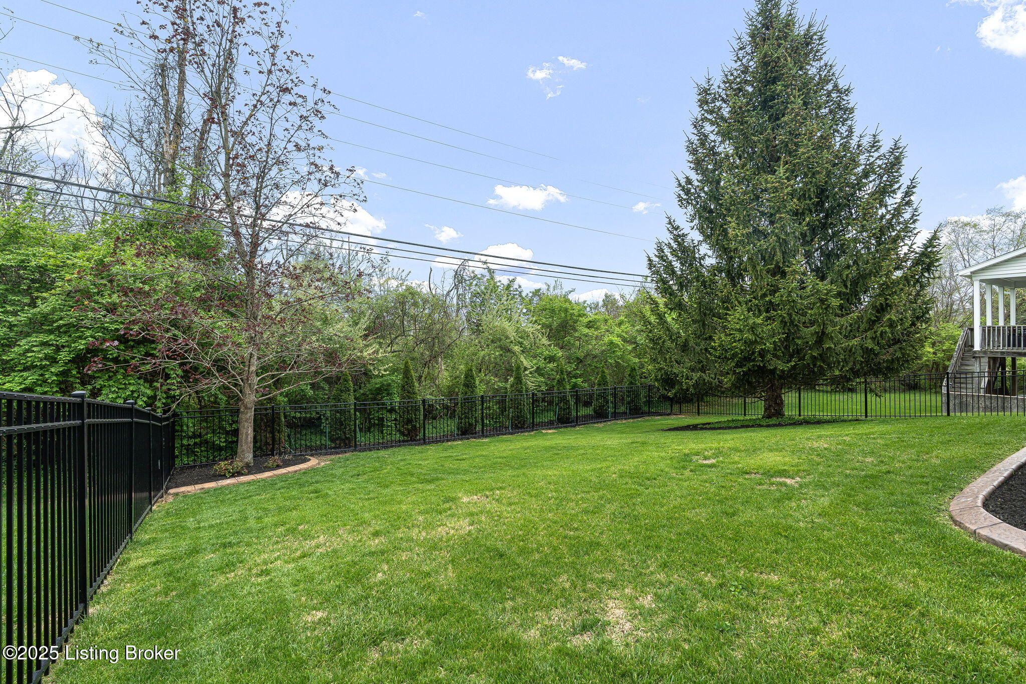 6027 Sweetbay Dr