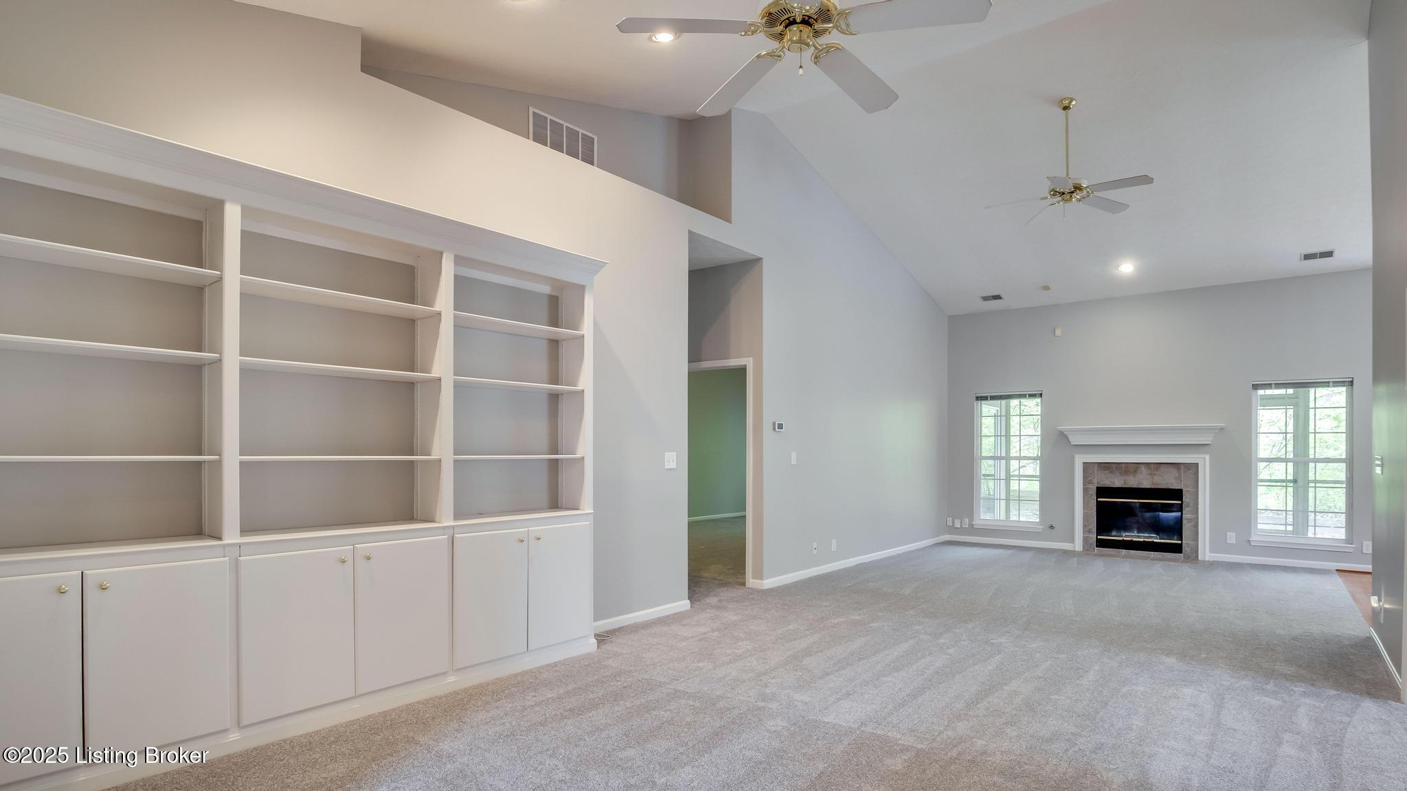 525 Village Lake Dr