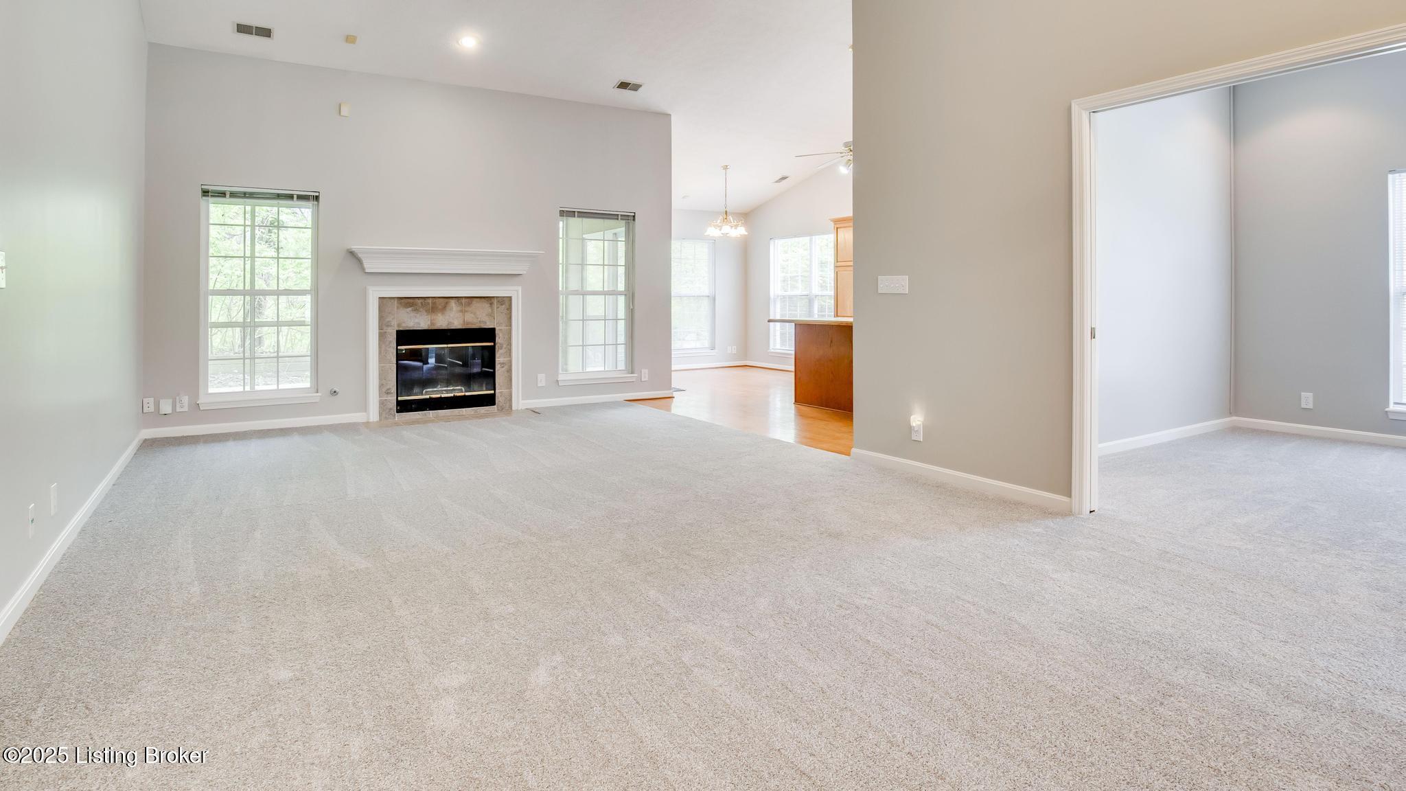 525 Village Lake Dr