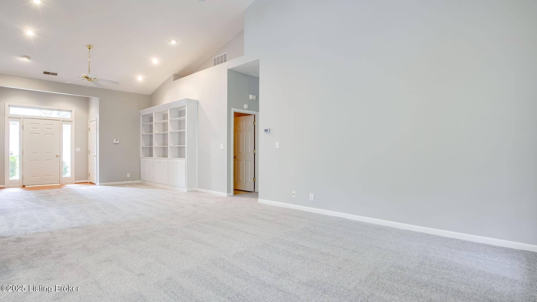 525 Village Lake Dr