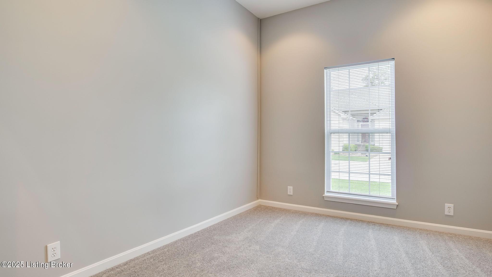 525 Village Lake Dr