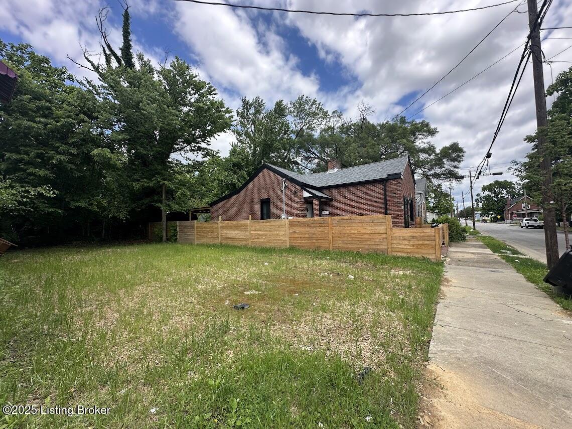 1242 S 16th St