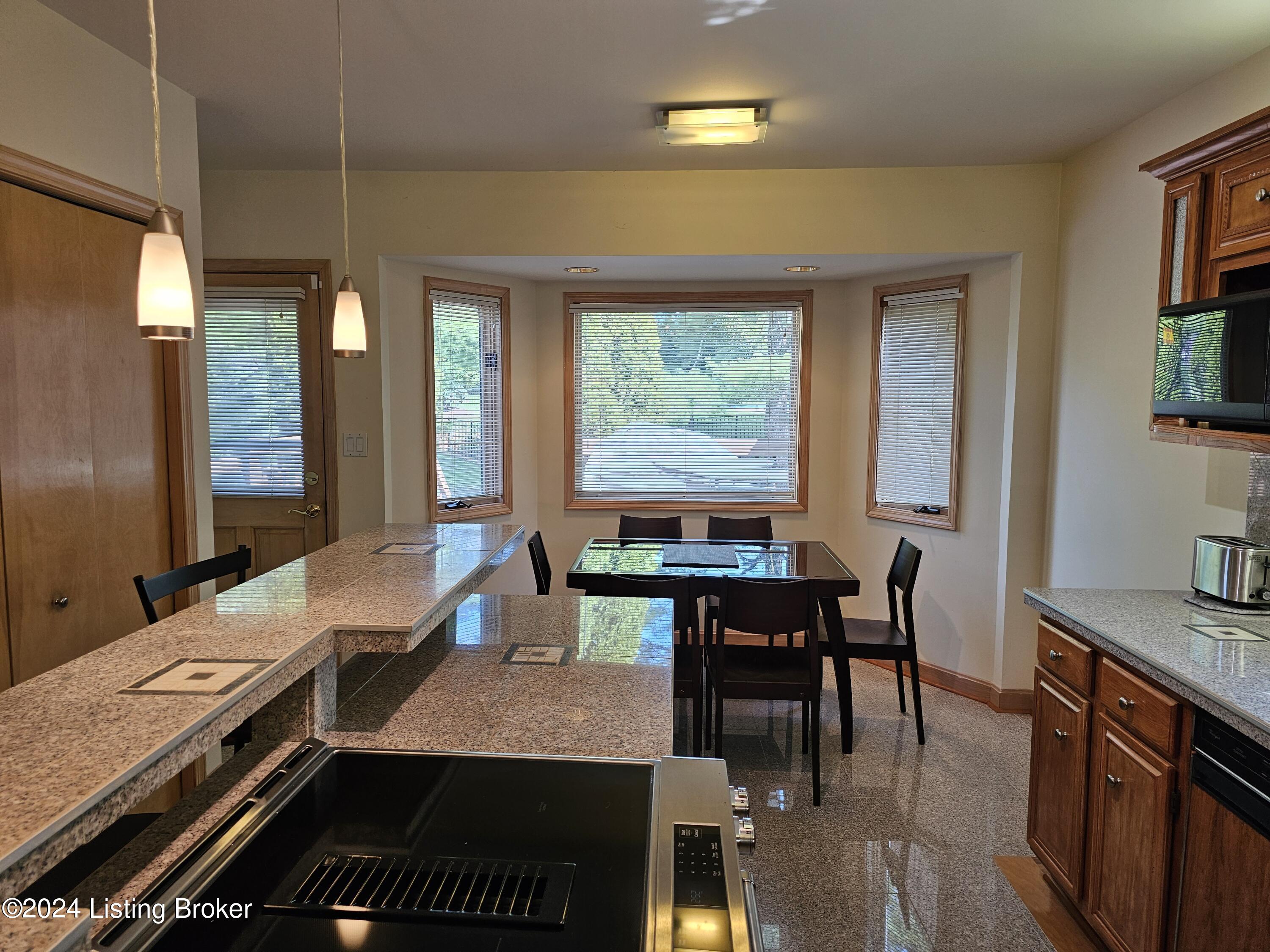 5 Autumn Hill Ct