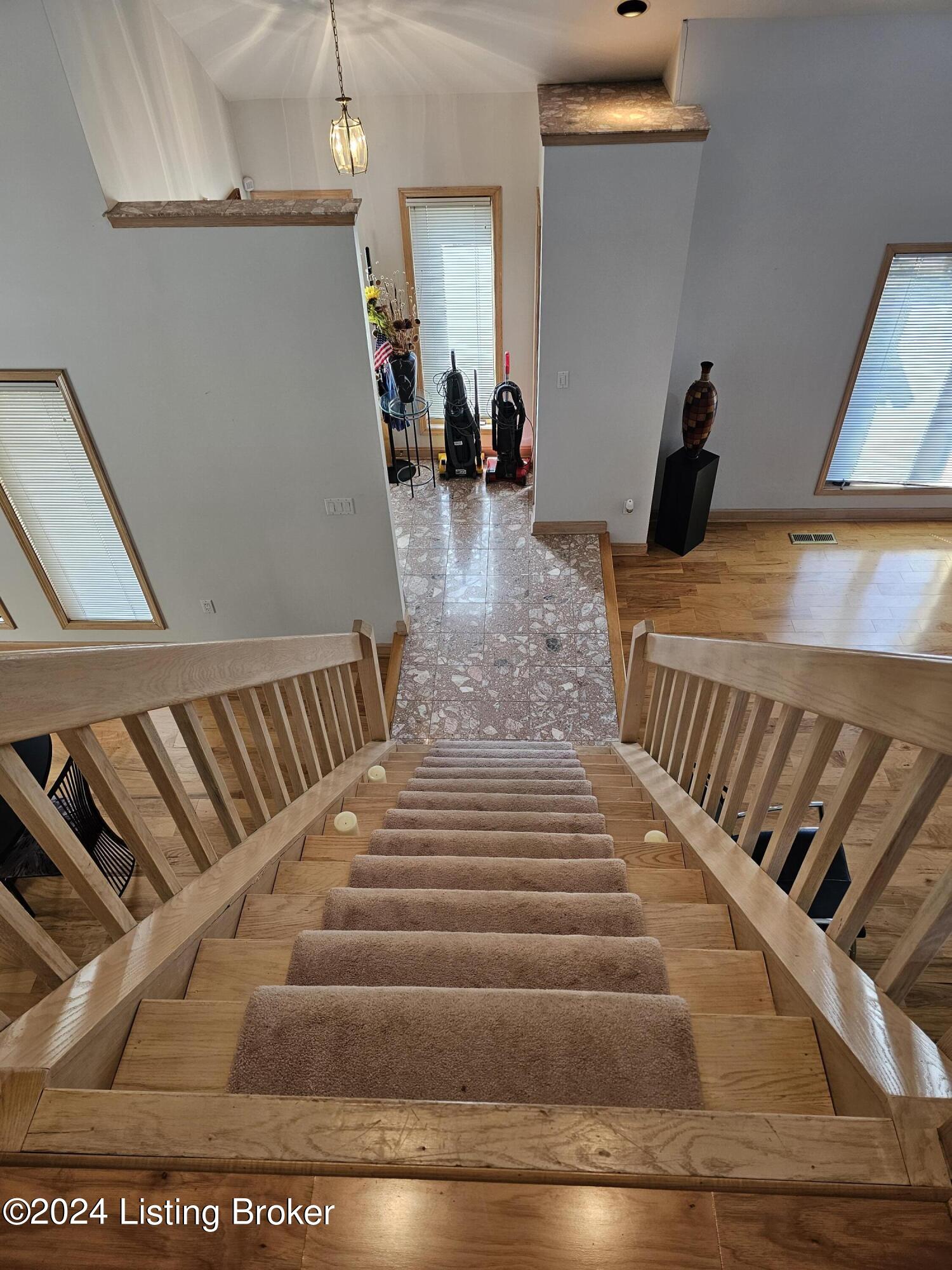 5 Autumn Hill Ct