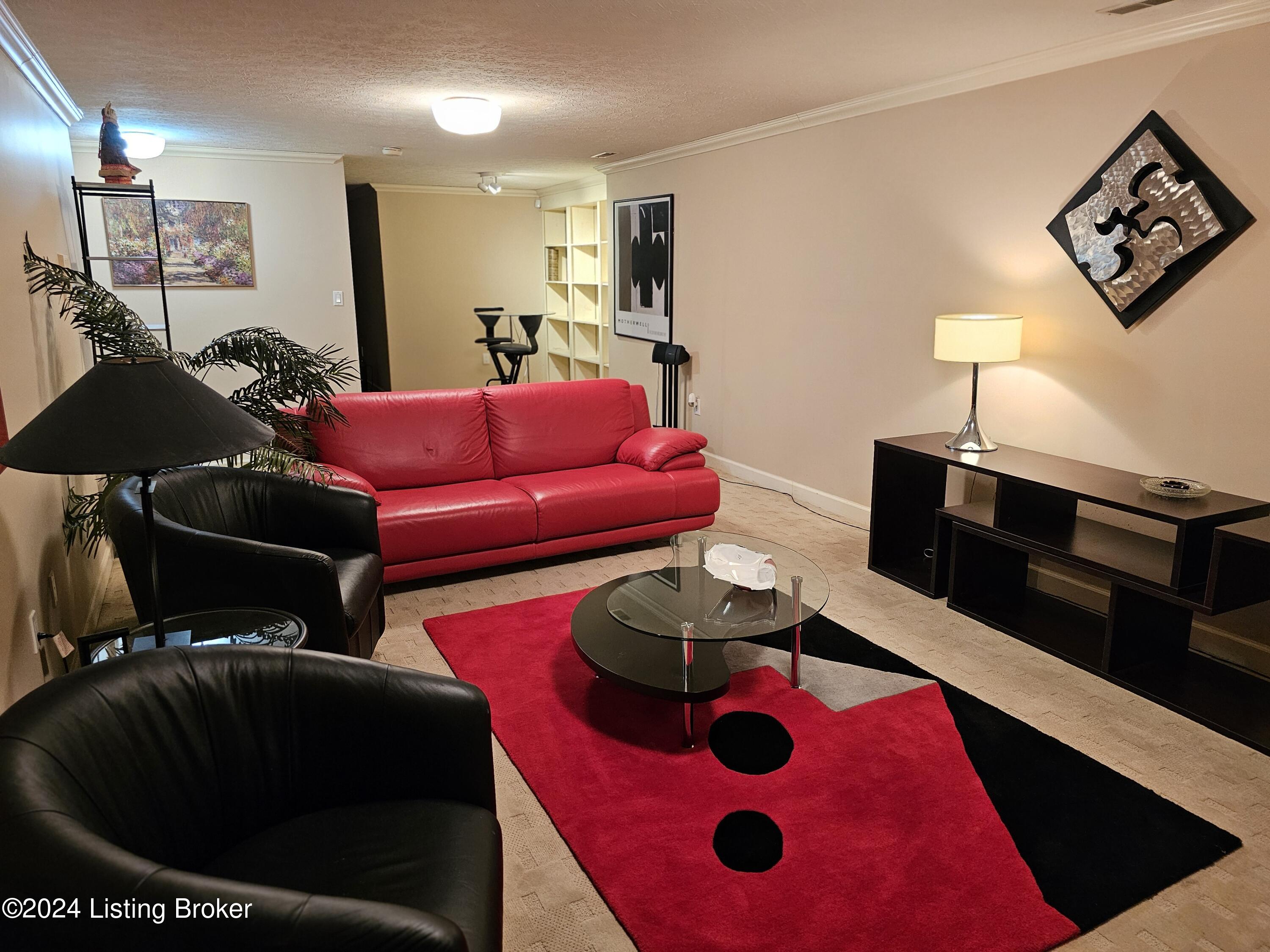 5 Autumn Hill Ct