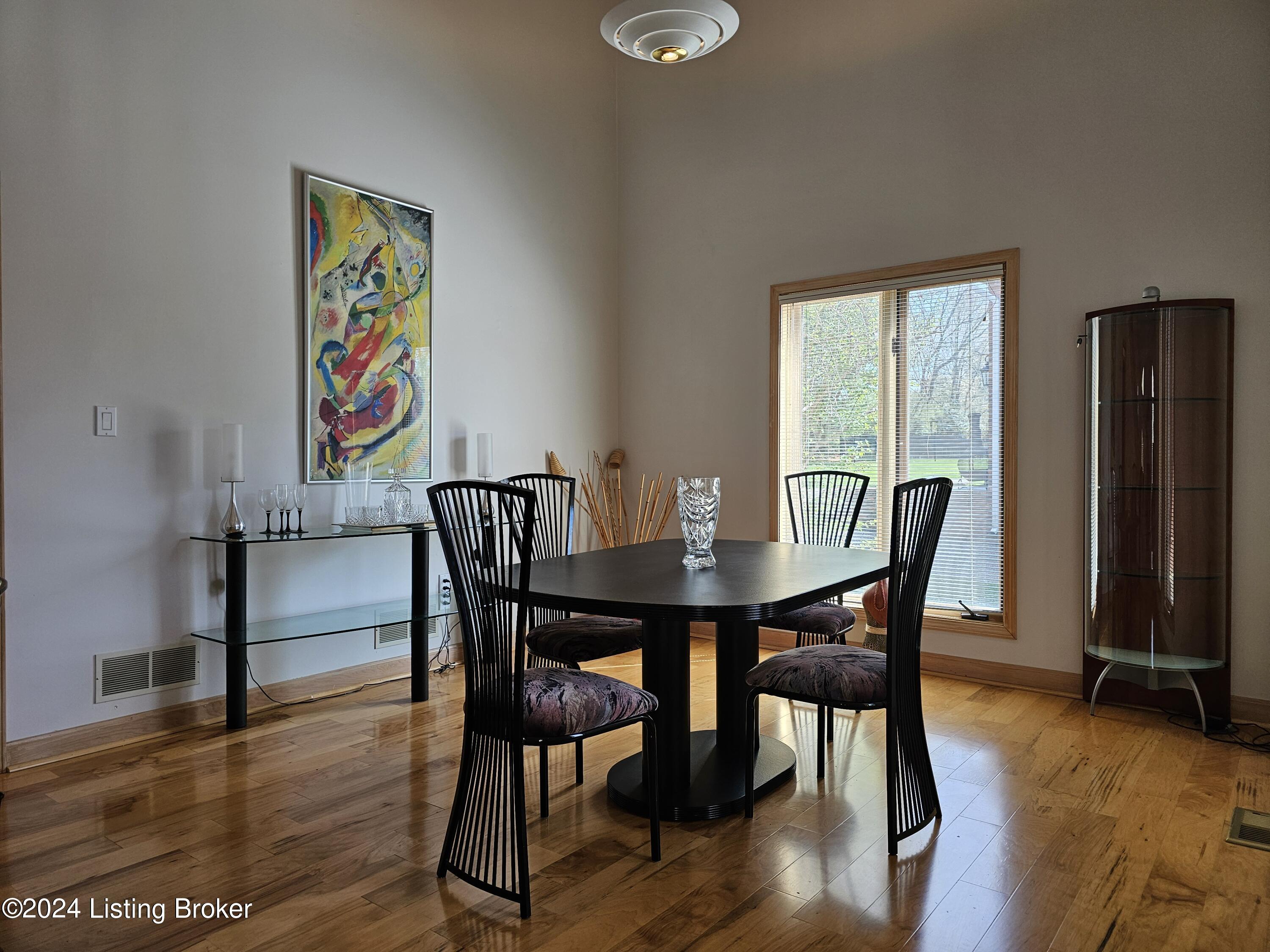 5 Autumn Hill Ct