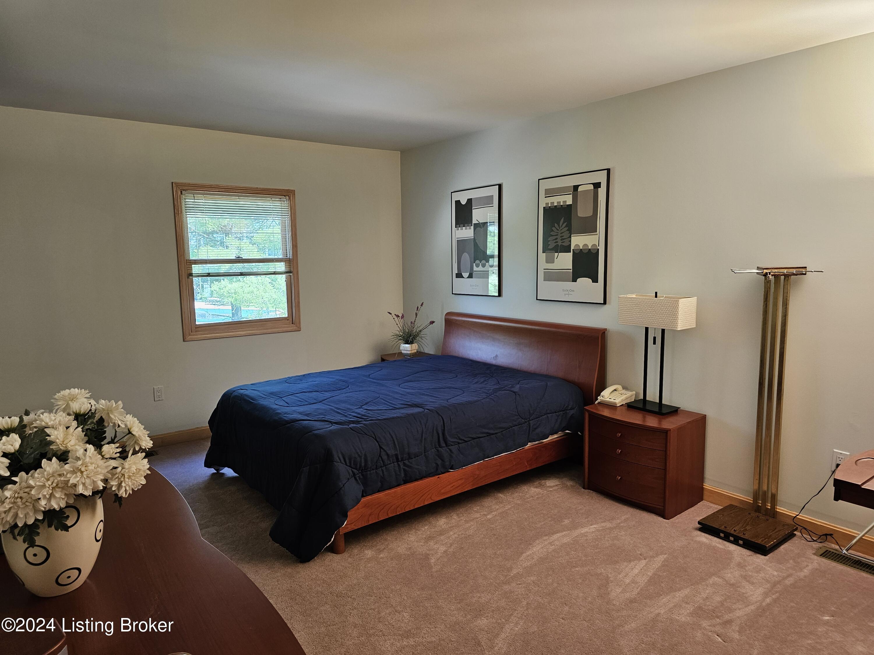 5 Autumn Hill Ct