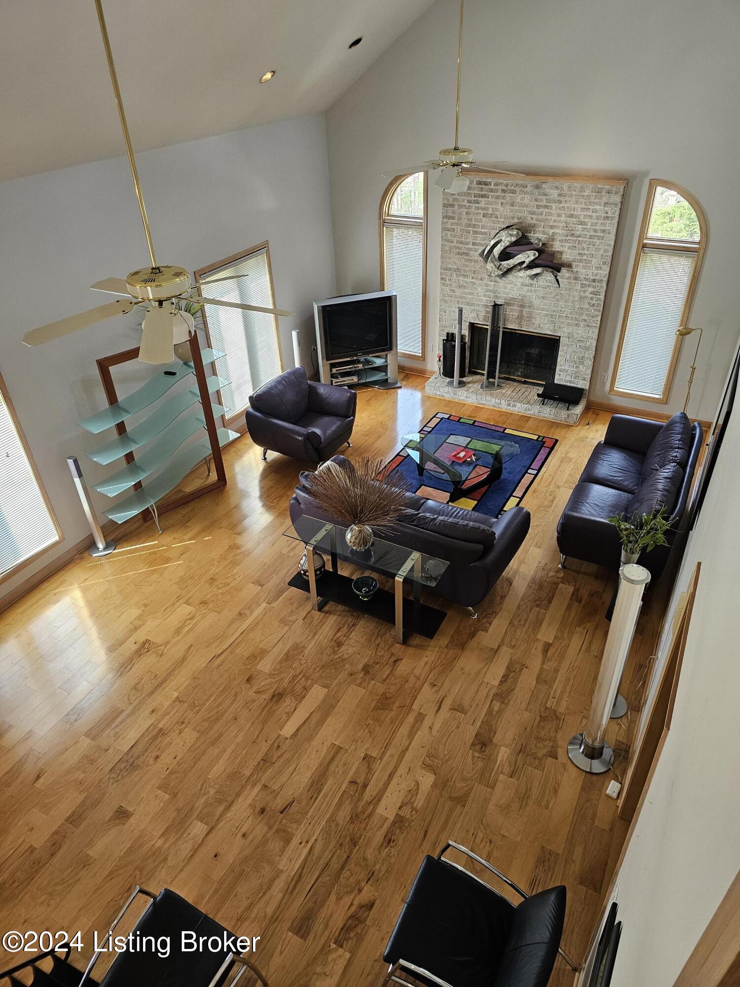 5 Autumn Hill Ct