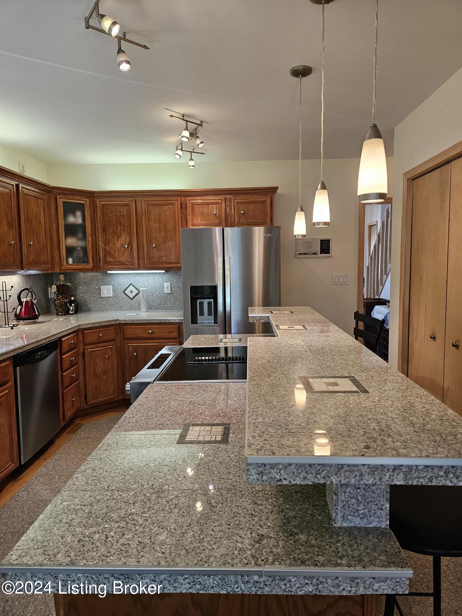 5 Autumn Hill Ct