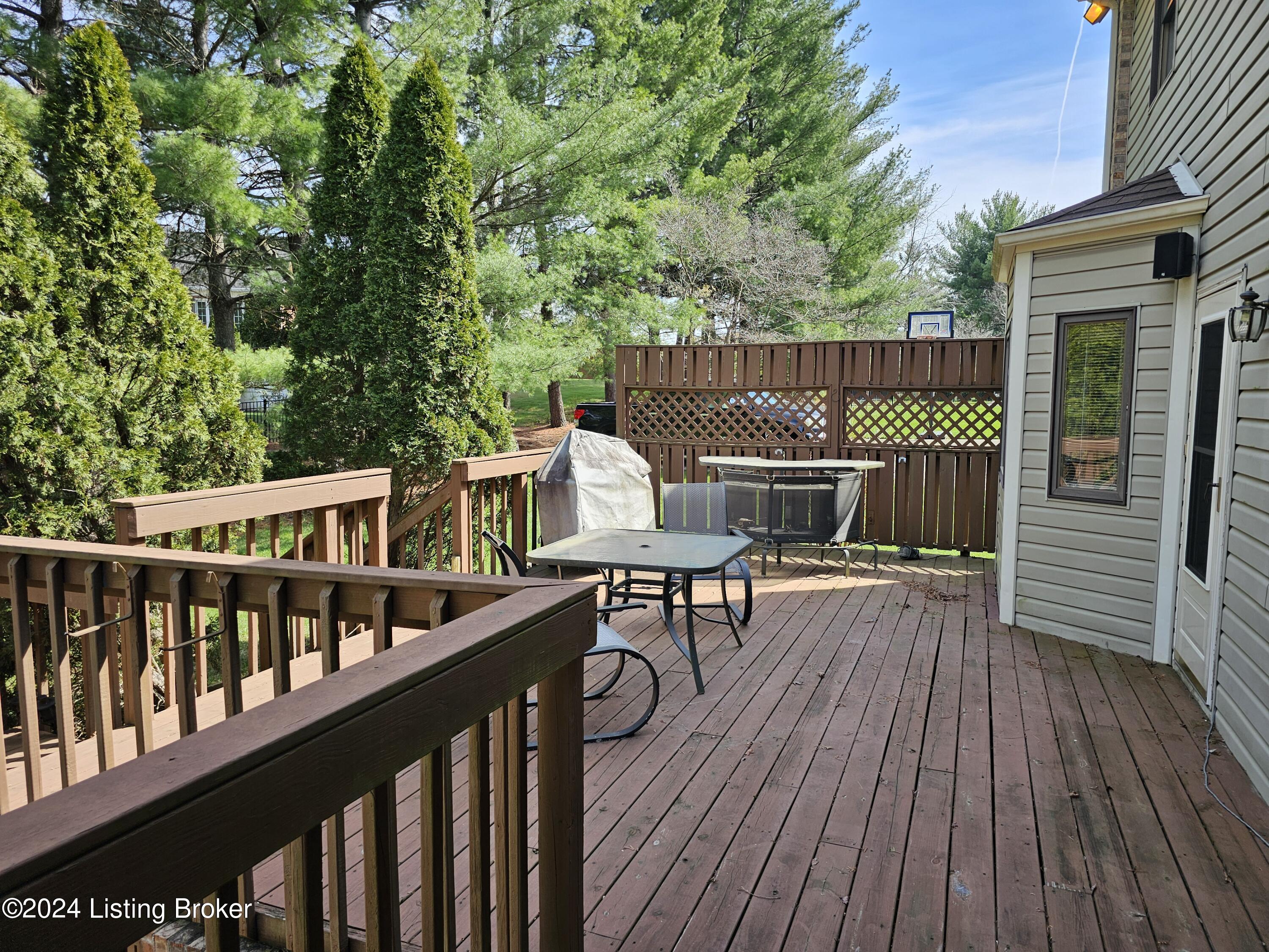 5 Autumn Hill Ct